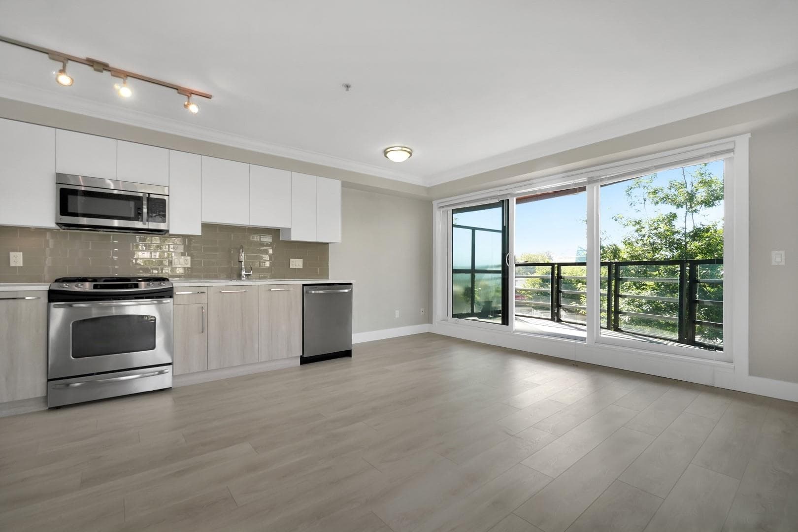 309 - 857 W 15th Street, North Vancouver