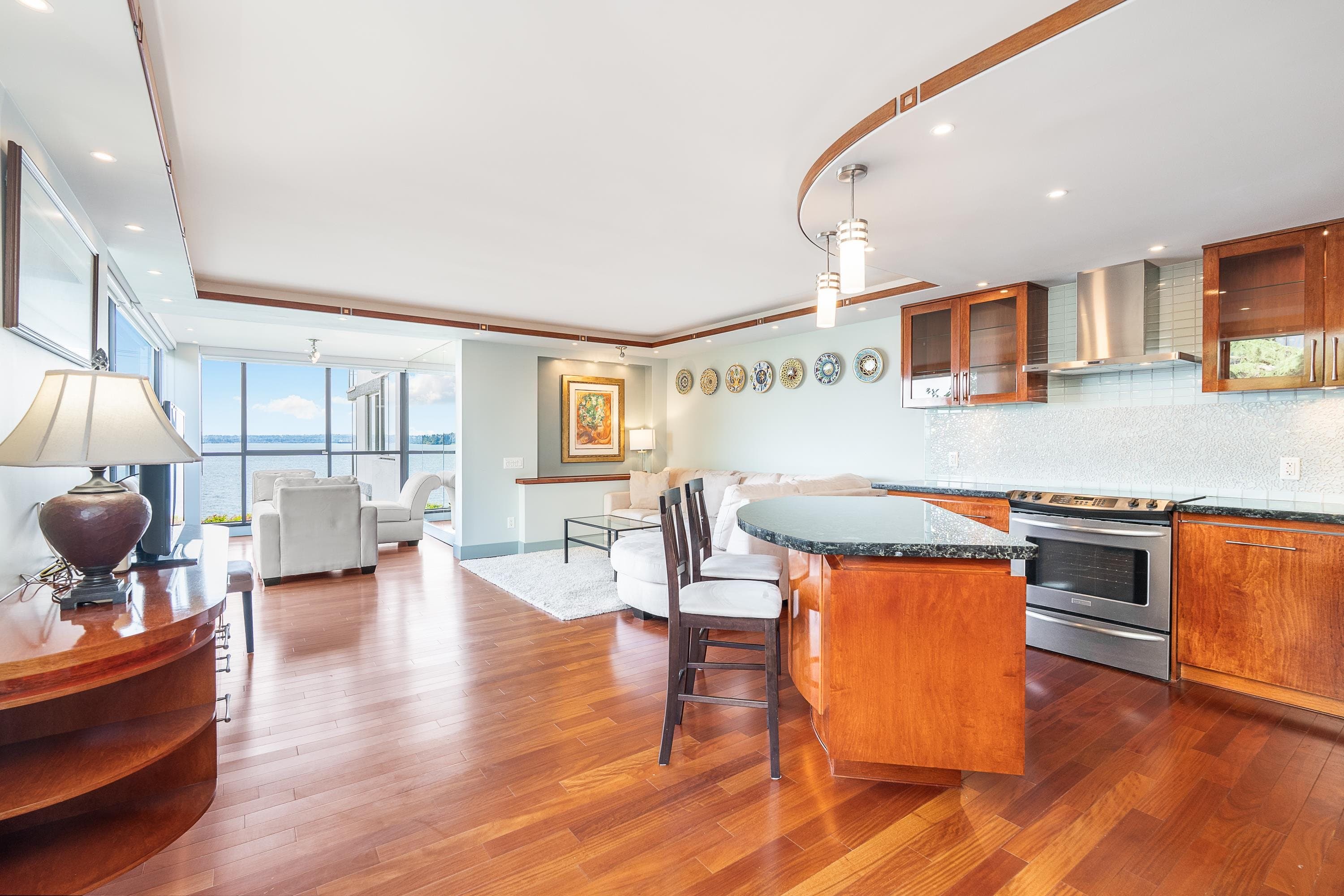 103 - 2108 Argyle Avenue, West Vancouver, V7V 1A4 — photo 5