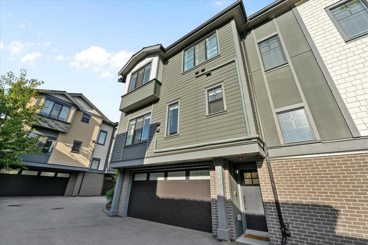 107 - 258 Hart Street, Coquitlam, V3K 1R4 — photo 1