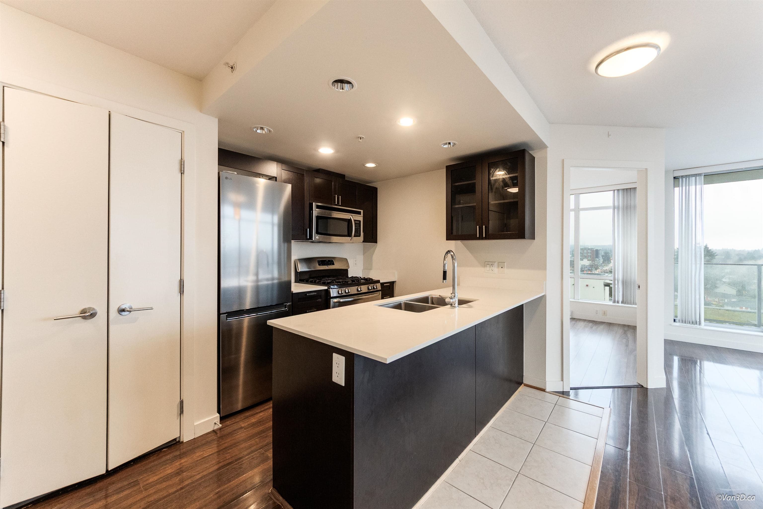 1307 - 4815 Eldorado Mews, Vancouver, V5R 0B2 — photo 2