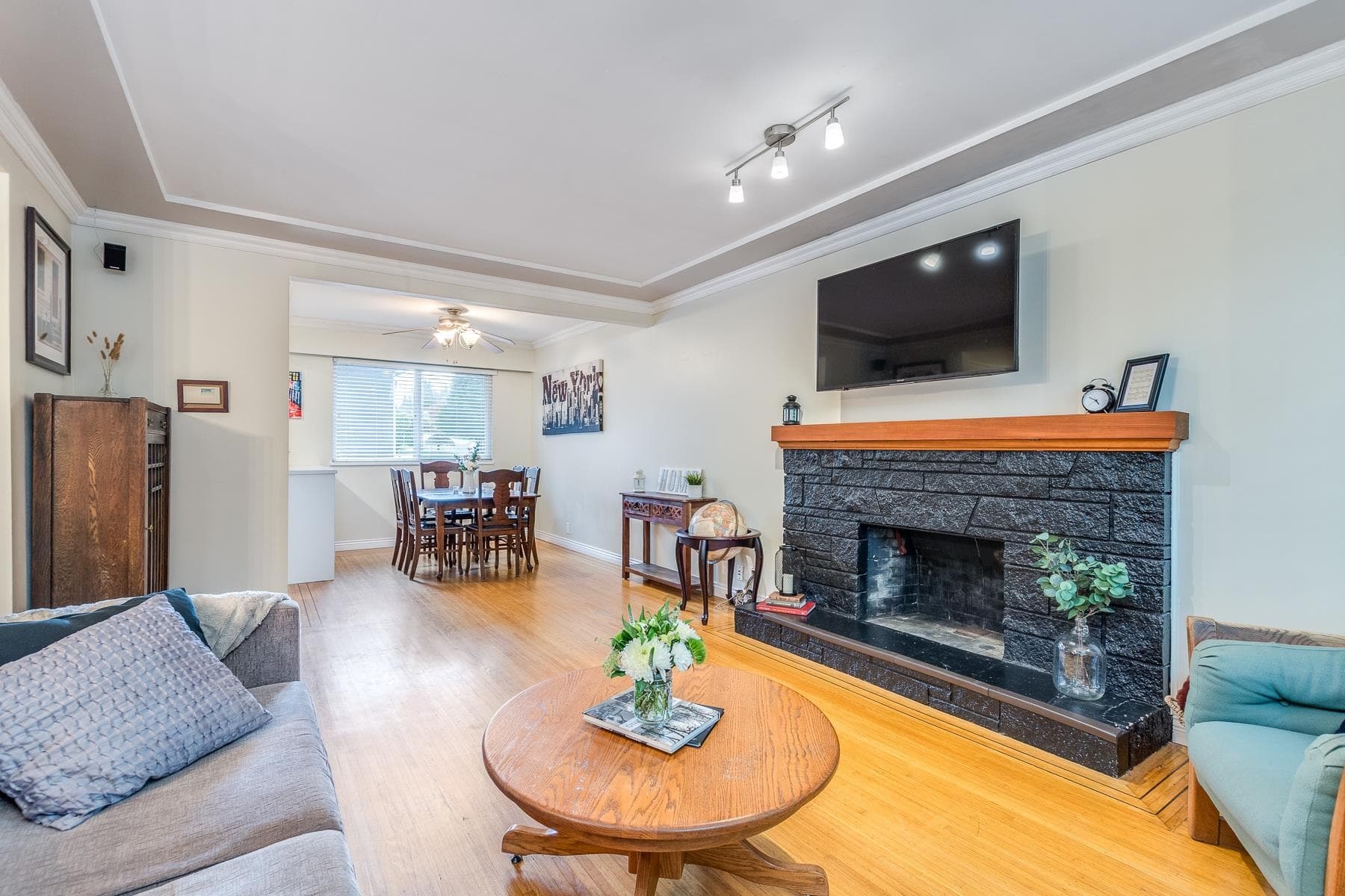 2075 Austin Avenue, Coquitlam, V3K 3R5 — photo 5