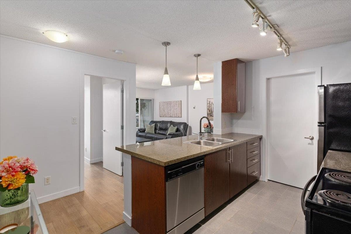 1805 - 58 Keefer Place, Vancouver, V6B 0B8 — photo 3