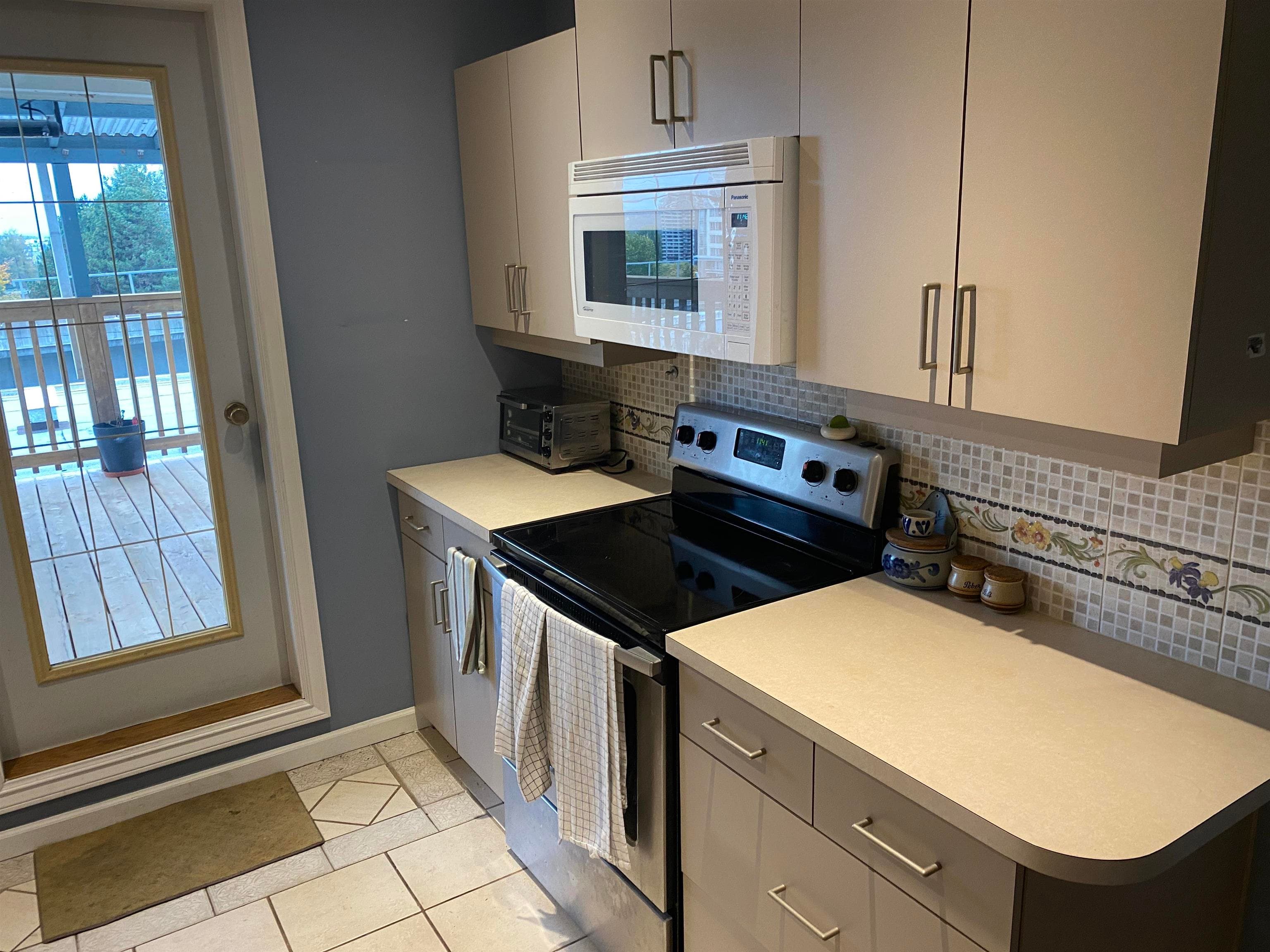 401 - 601 North Road, Coquitlam, V3J 1P1 — photo 5