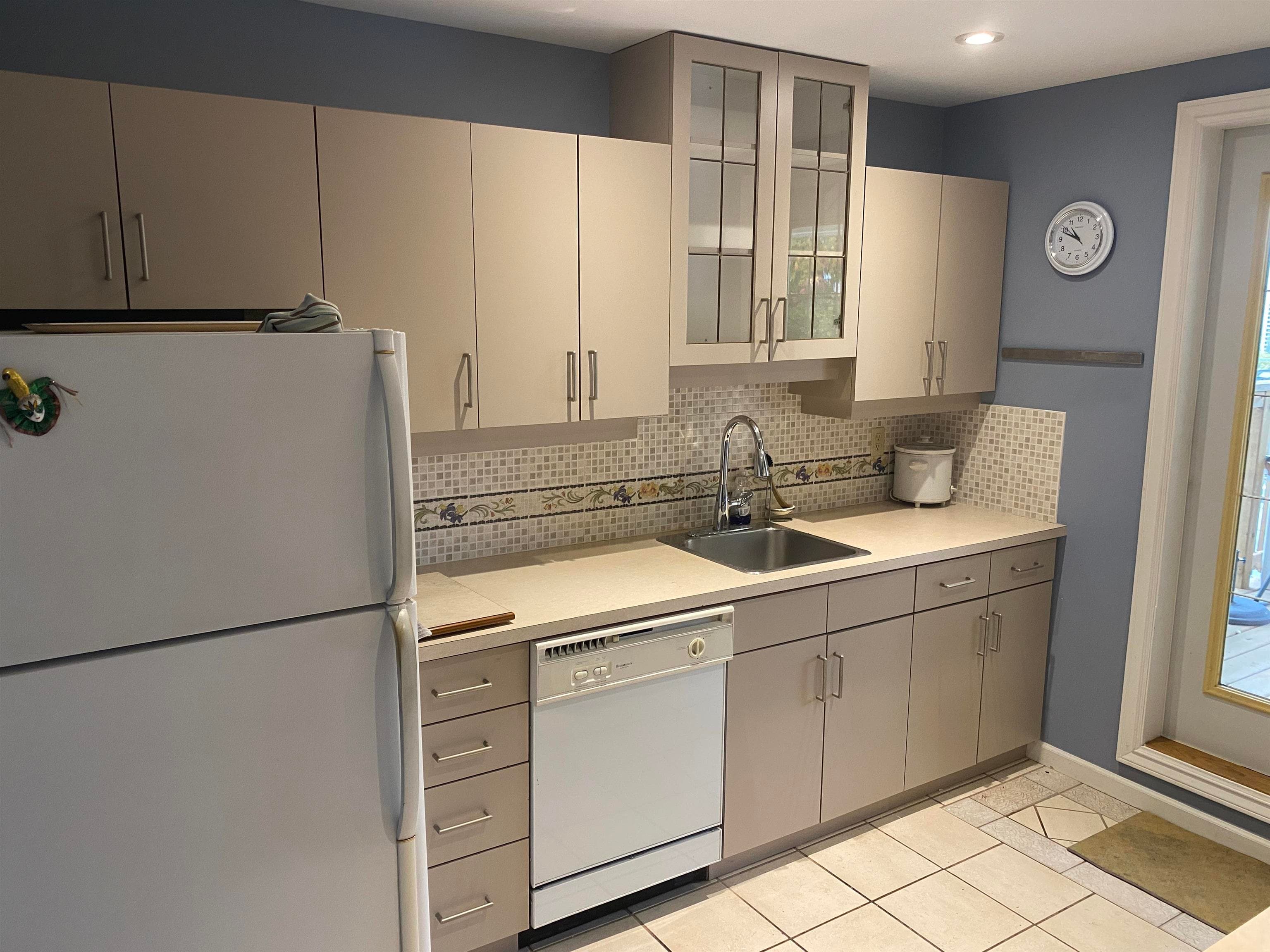 401 - 601 North Road, Coquitlam, V3J 1P1 — photo 4