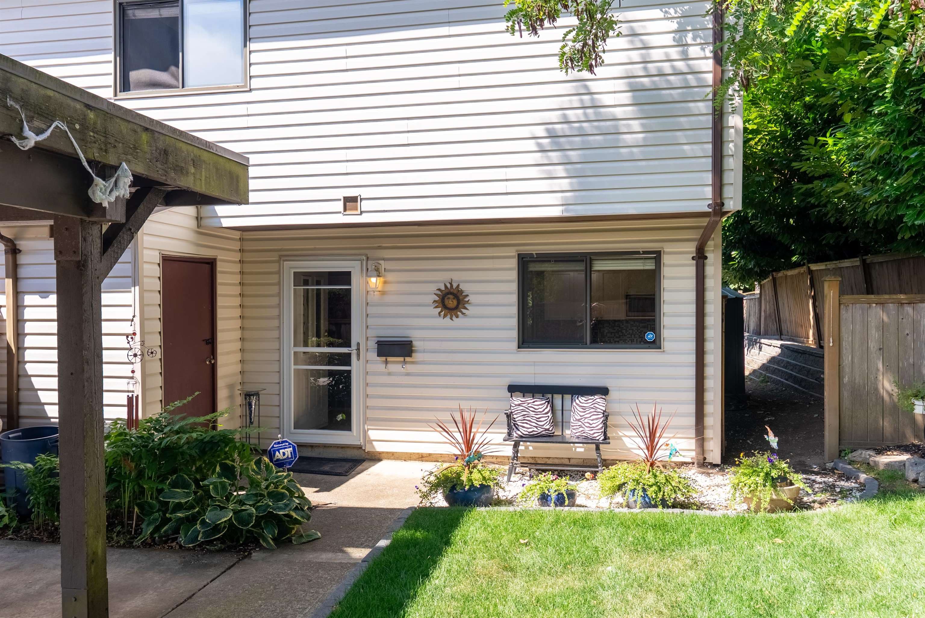 5155 203 Street, Langley, V3A 1V6 — photo 2