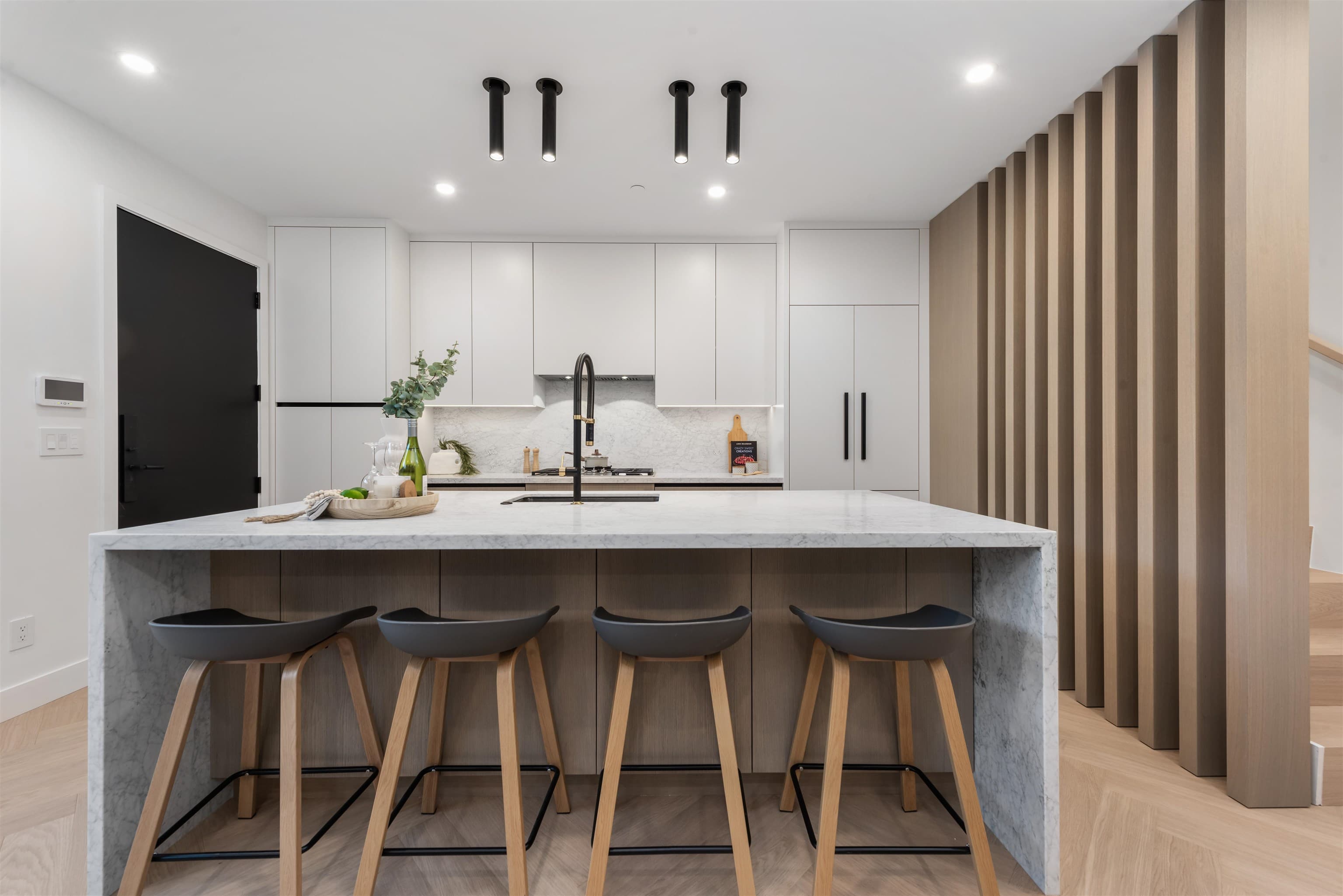 2 - 280 E 32nd Avenue, Vancouver, V5V 2Y3 — photo 3
