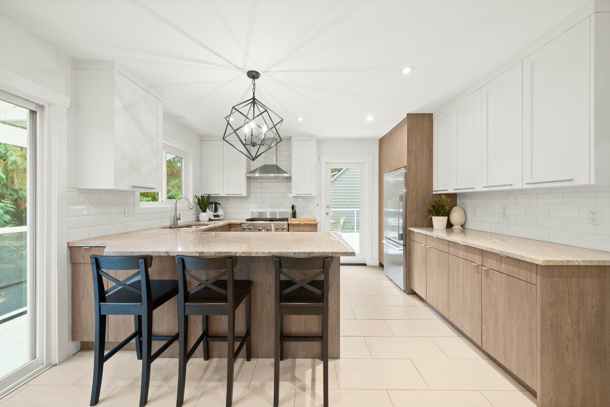 5540 Greenleaf Road, West Vancouver, V7W 1N6 — photo 4