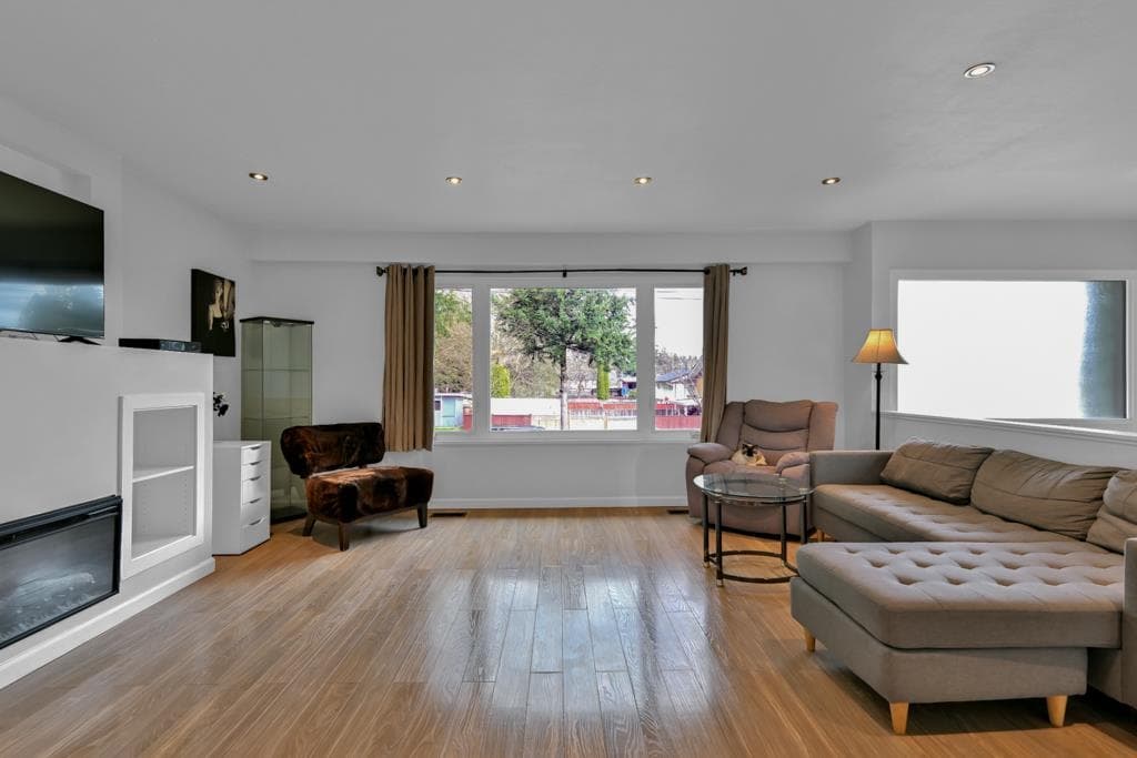 14486 109 Avenue, Surrey, V3R 1Y1 — photo 5