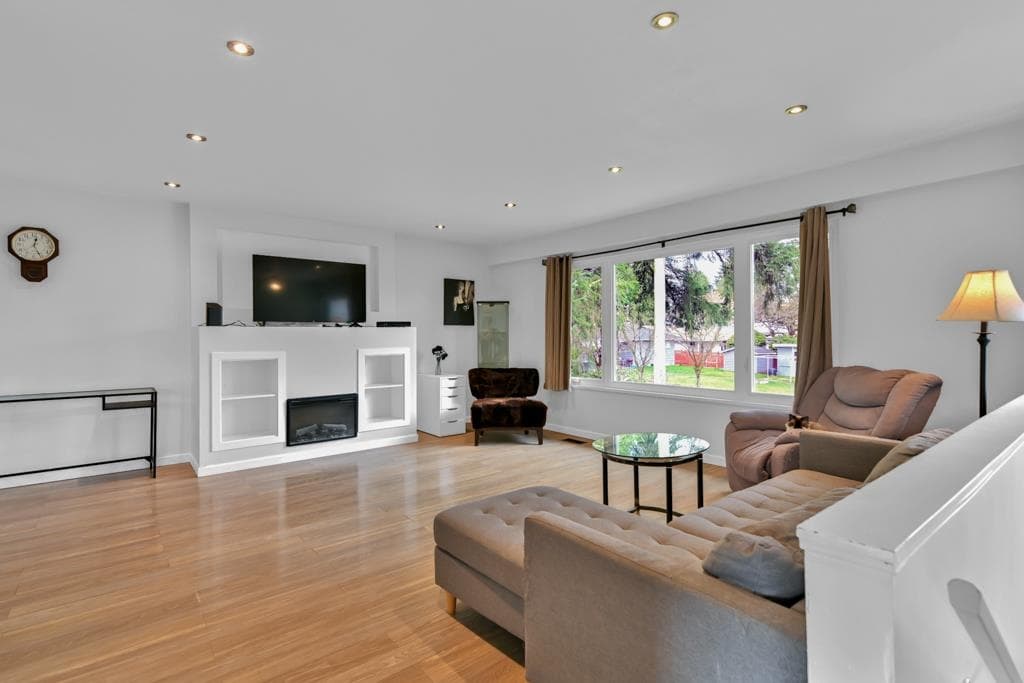 14486 109 Avenue, Surrey, V3R 1Y1 — photo 4