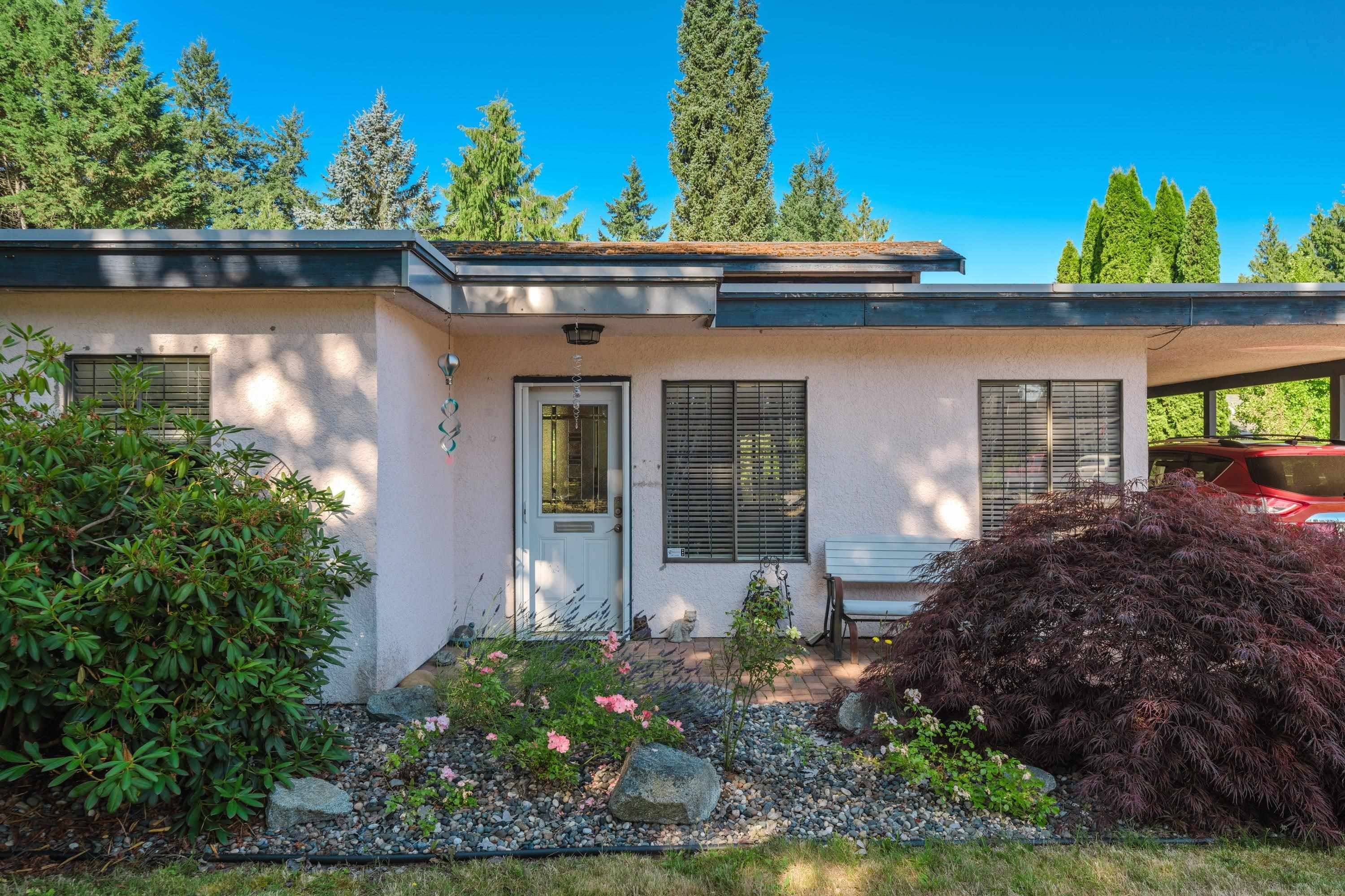 3741 207b Street, Langley, V3A 2G2 — photo 2