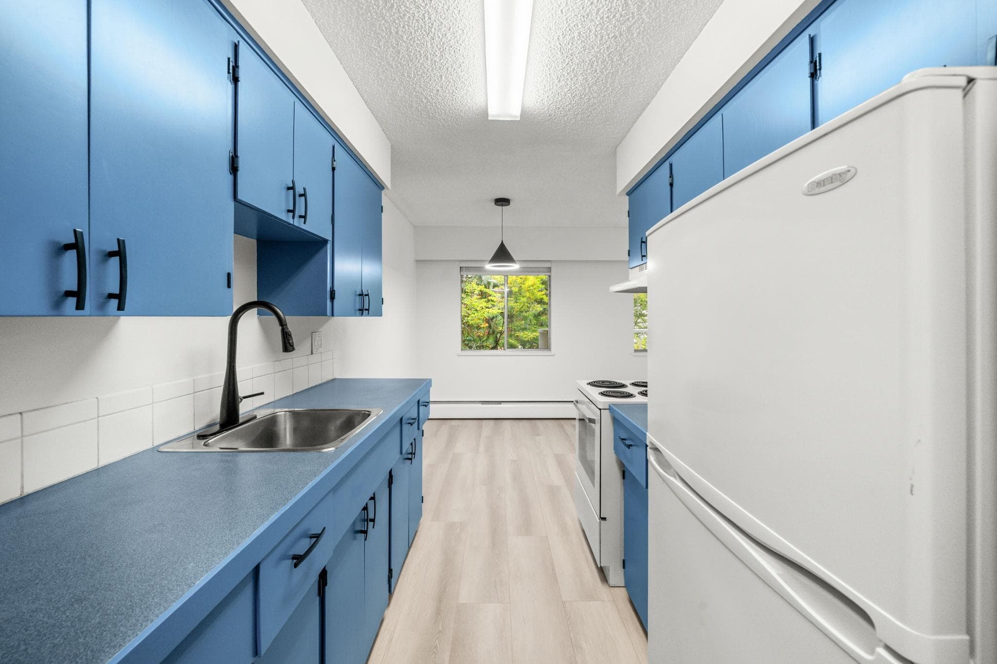 202 - 815 Fourth Avenue, New Westminster, V3M 1S8 — photo 2