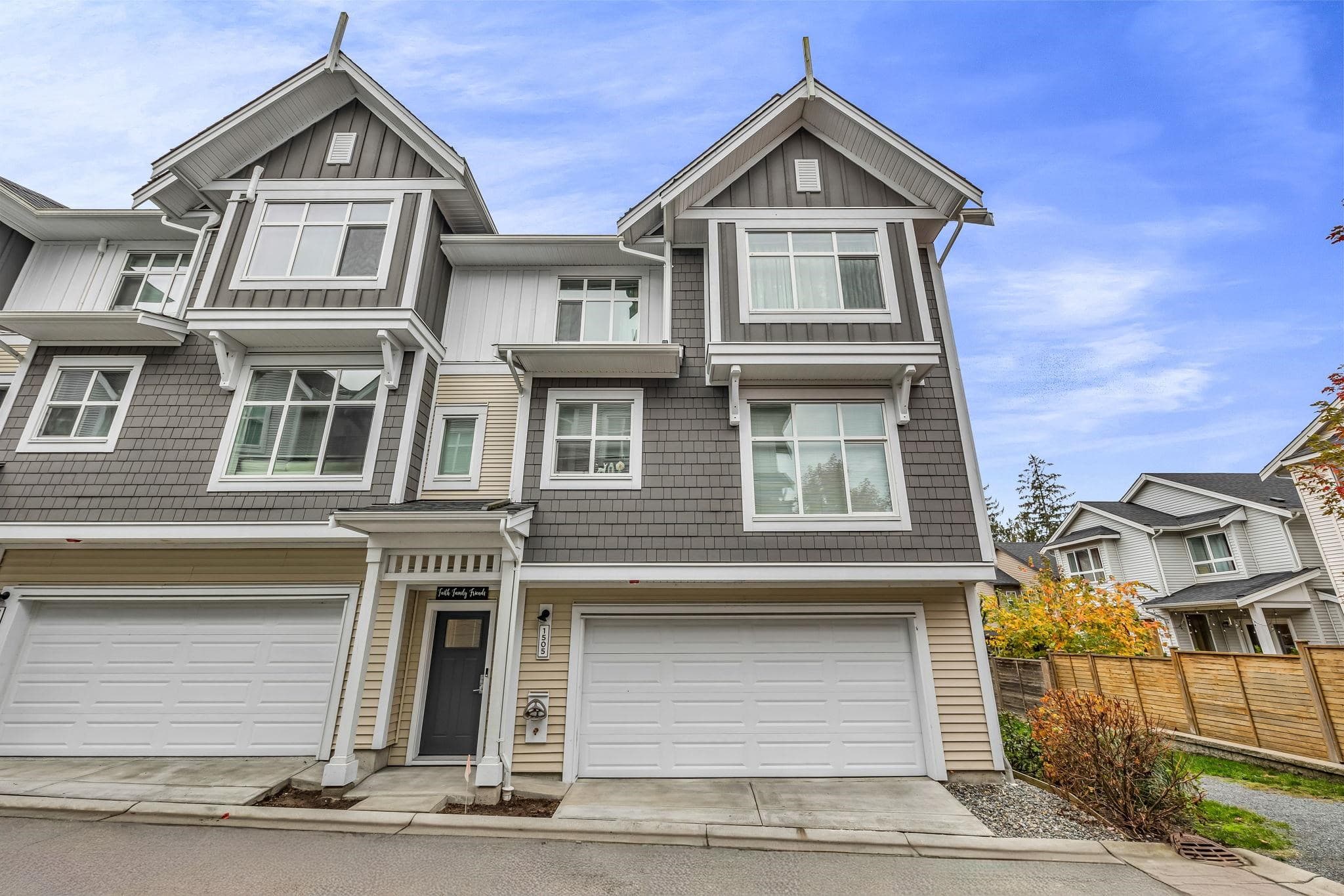 1505 - 11295 Pazarena Place, Maple Ridge