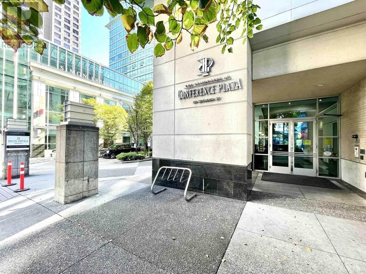 810 - 438 Seymour Street, Vancouver, V6B 6H4 — photo 2