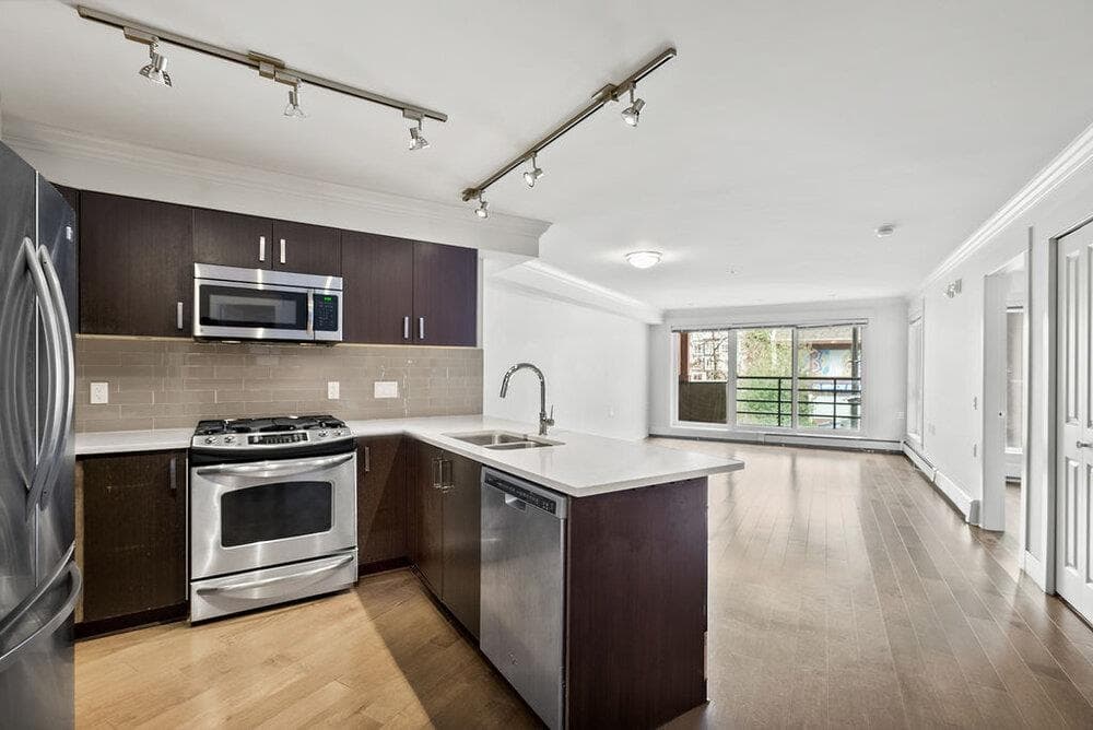 202 - 857 W 15th Street, North Vancouver, V7P 1M5 — photo 5