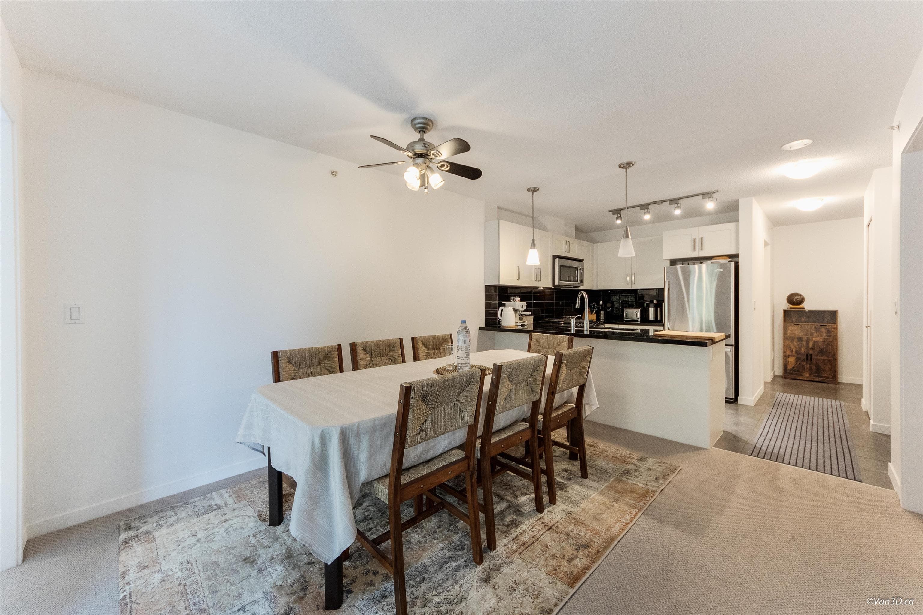 209 - 2133 Douglas Road, Burnaby, V5C 0E9 — photo 5