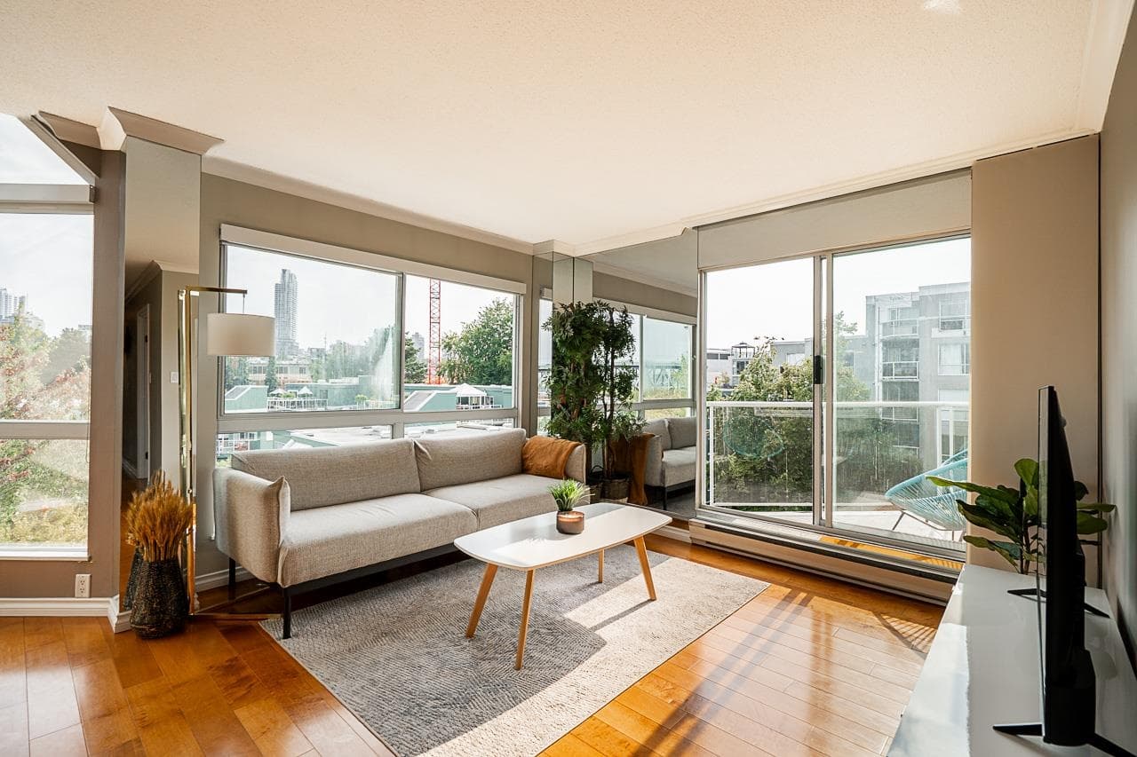 601 - 1510 W 1st Avenue, Vancouver
