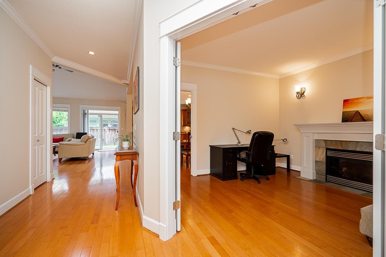6028 Dunsmuir Crescent, Richmond, V7C 5V7 — photo 4