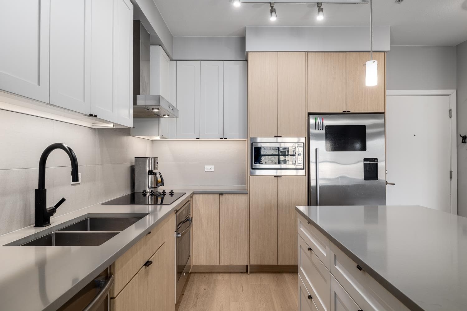 207 - 3205 Mountain Highway, North Vancouver, V7K 0A3 — photo 4