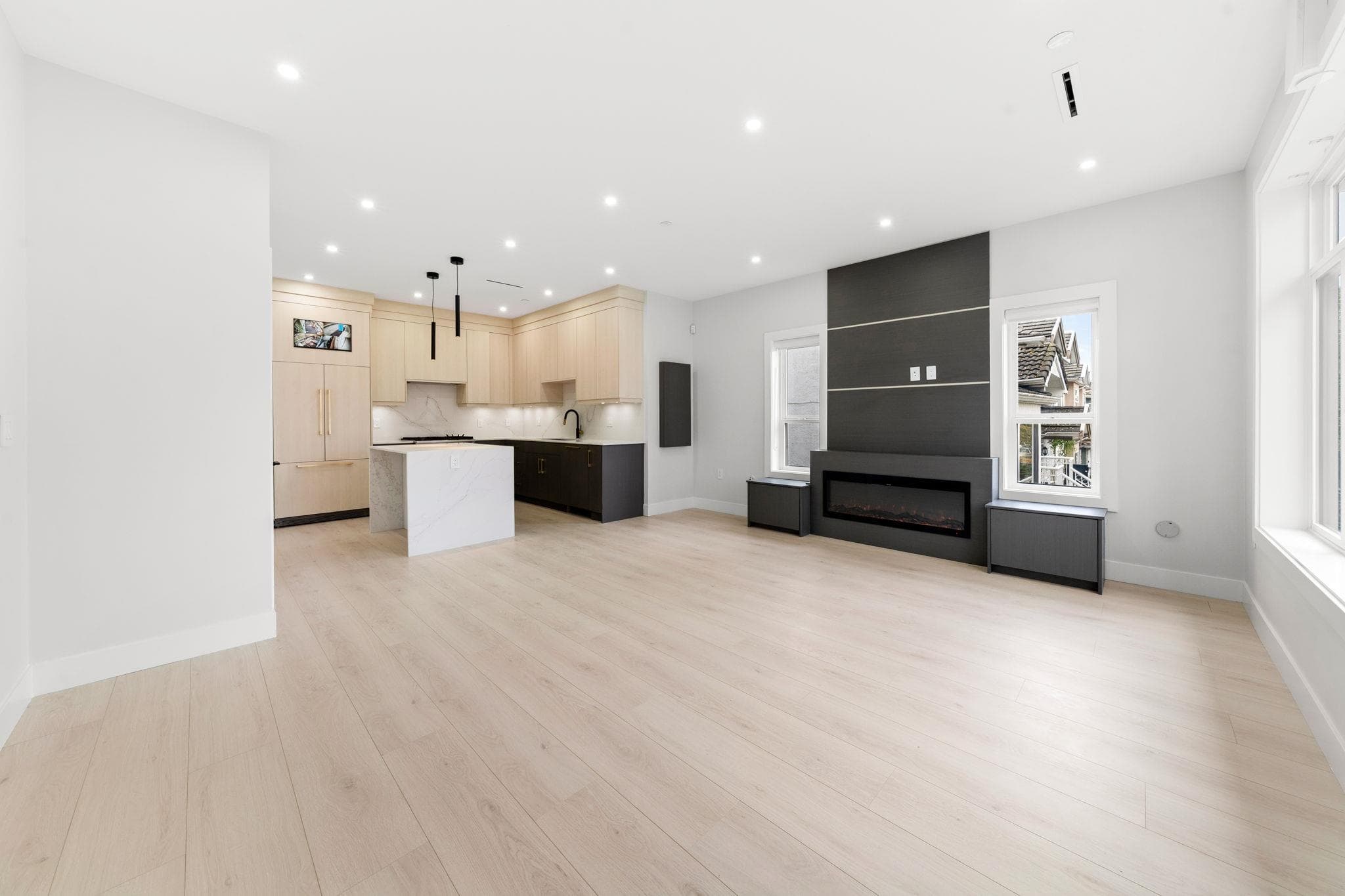 1 - 3274 E 44th Avenue, Vancouver, V5R 3B1 — photo 2