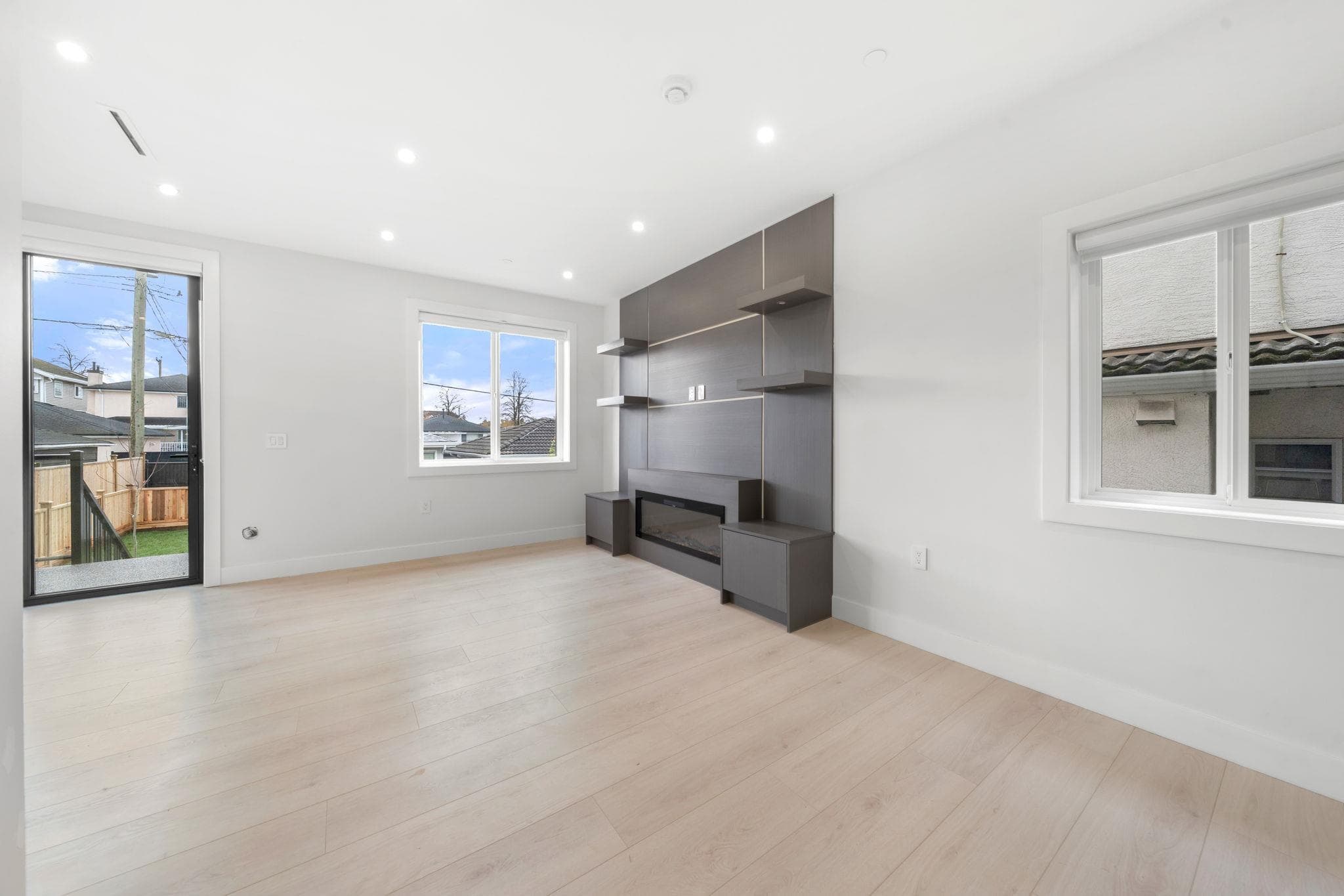 2 - 3274 E 44th Avenue, Vancouver, V5R 3B1 — photo 3