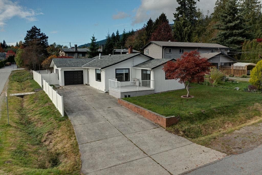 776 Seacot Way, Gibsons