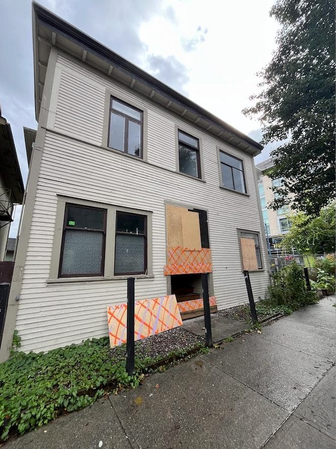 242 Princess Avenue, Vancouver, V6A 3C5 — photo 1