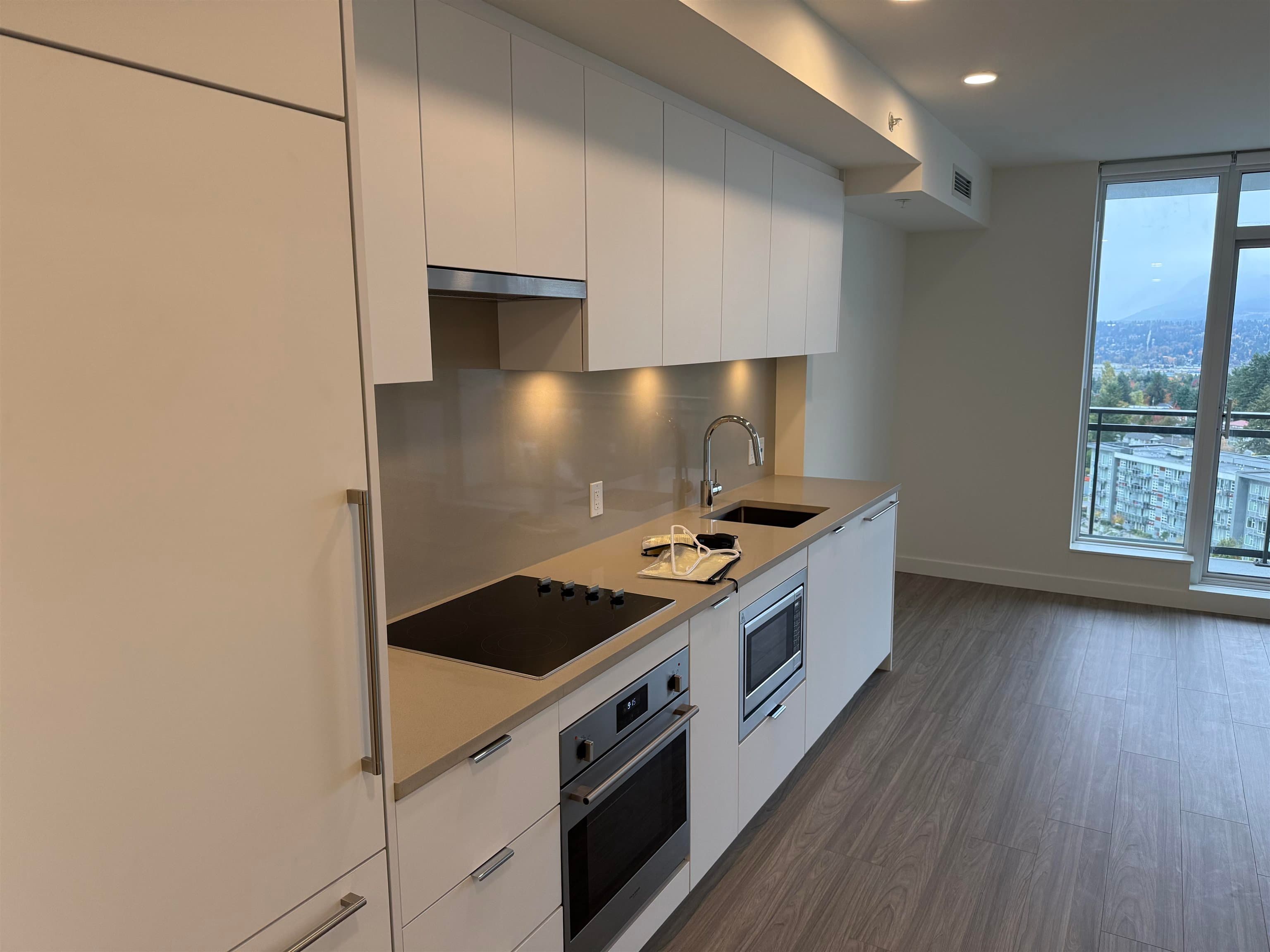 1510 - 13675 107a Avenue, Surrey, V3T 0X2 — photo 2