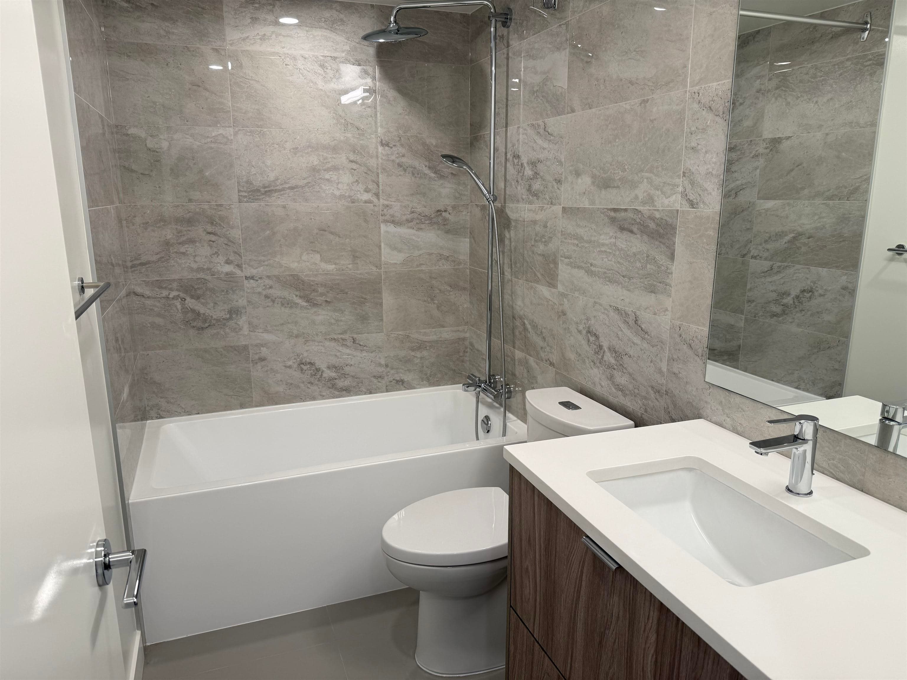 1510 - 13675 107a Avenue, Surrey, V3T 0X2 — photo 4