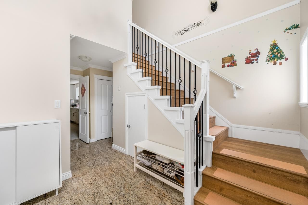4526 Inman Avenue, Burnaby, V5G 2Y1 — photo 2