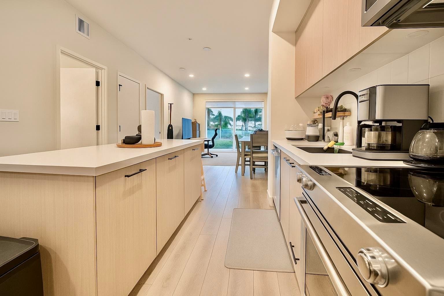 126 - 2635 King George Boulevard, Surrey, V4P 0H7 — photo 2