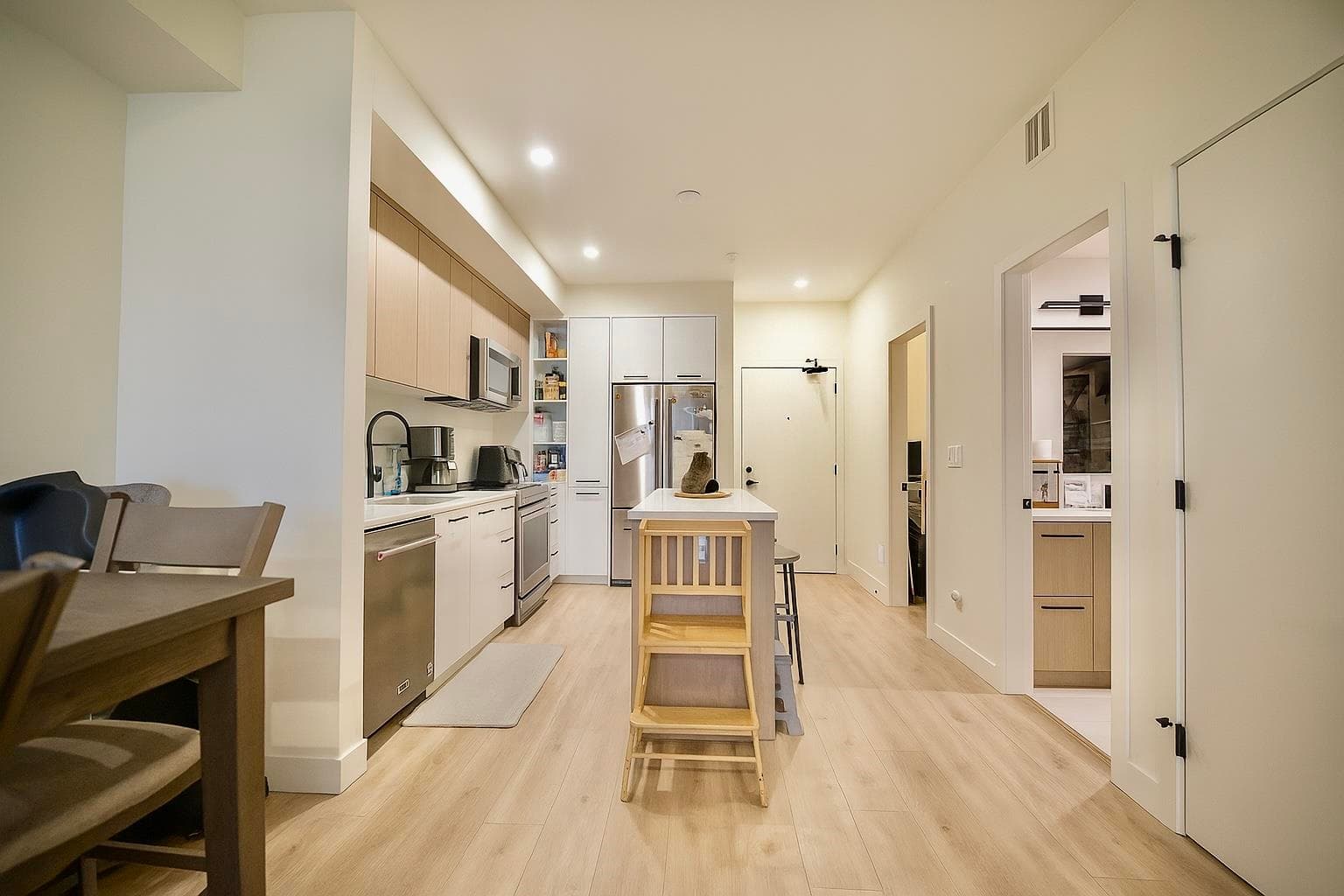 126 - 2635 King George Boulevard, Surrey, V4P 0H7 — photo 5