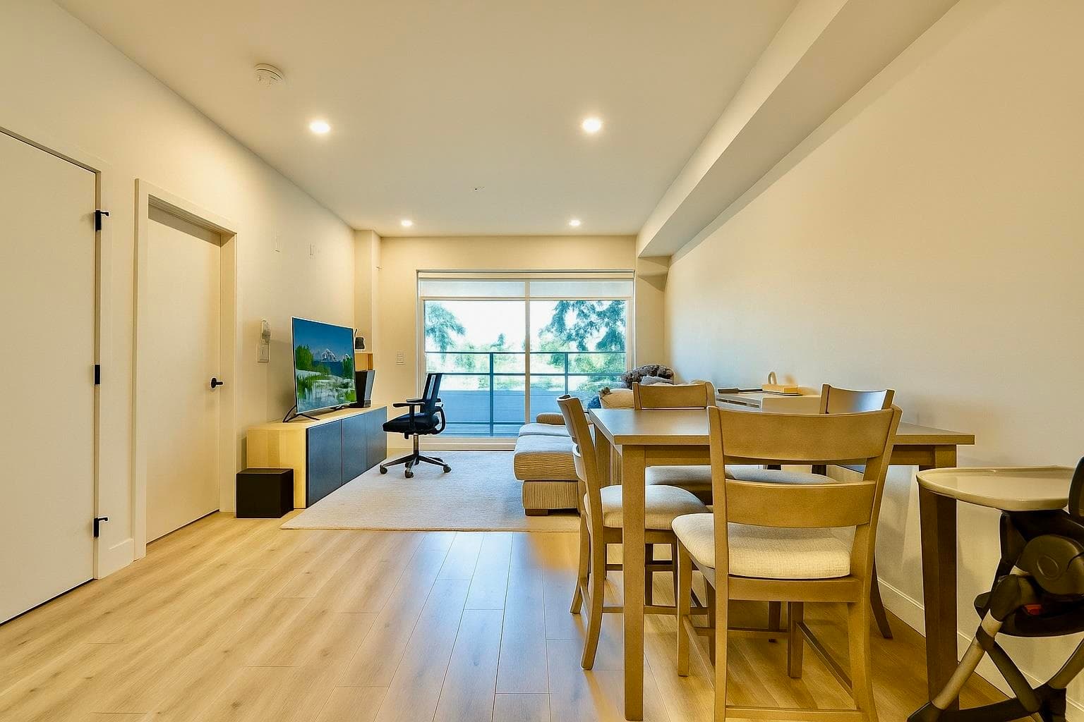 126 - 2635 King George Boulevard, Surrey, V4P 0H7 — photo 4