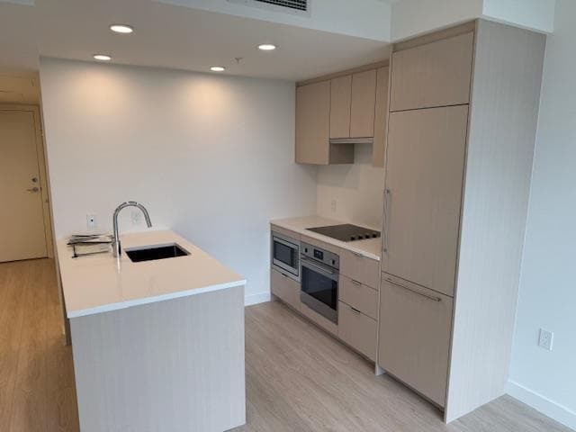 703 - 13675 107a Avenue, Surrey, V3T 0X2 — photo 4