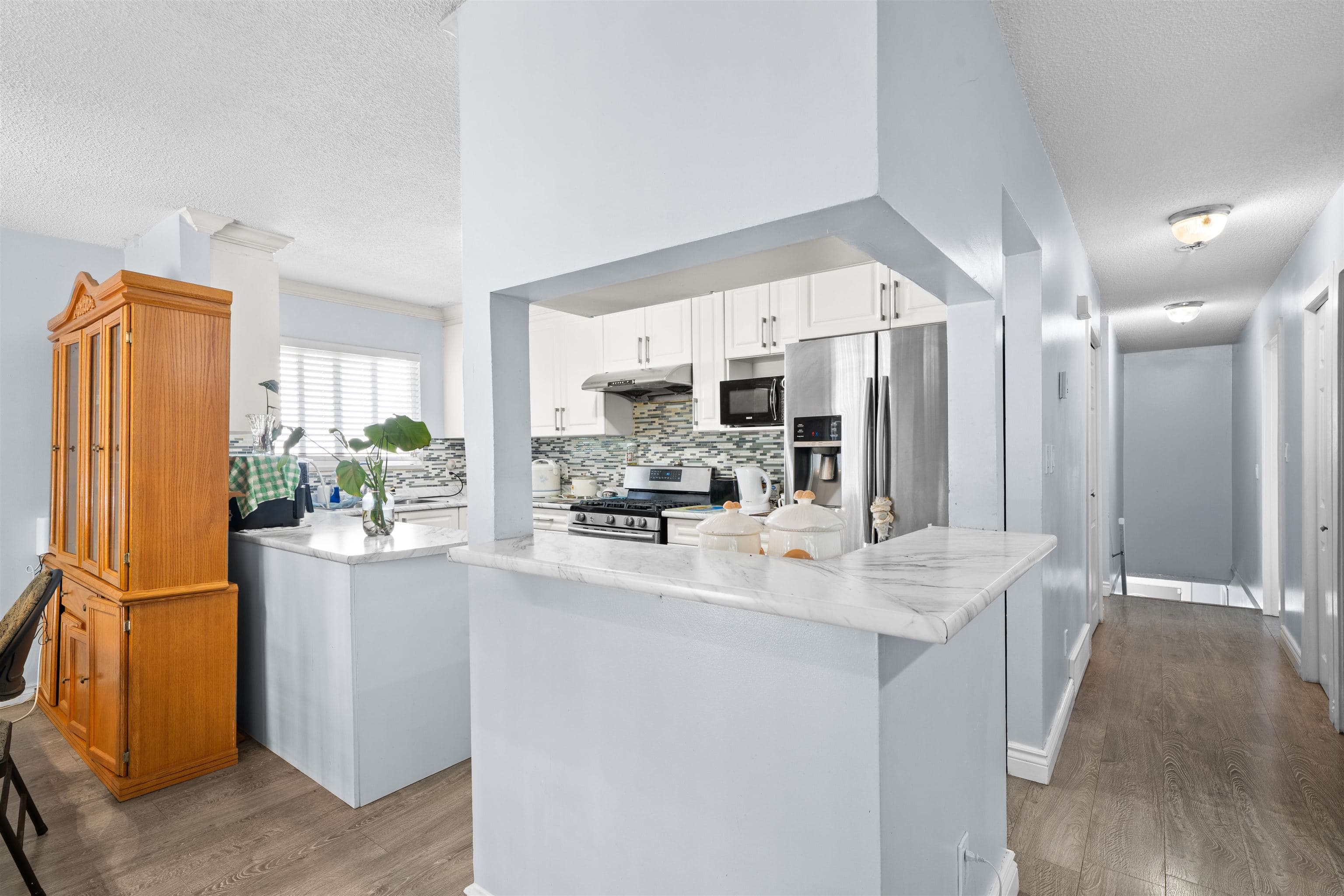 13687 112 Avenue, Surrey, V3R 2G4 — photo 4