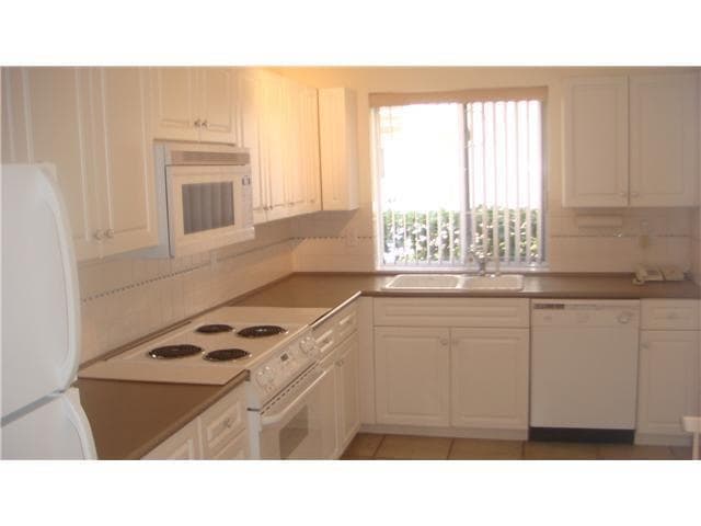 #105 - 1131 55 Street, Delta, V4M 3J9 — photo 3