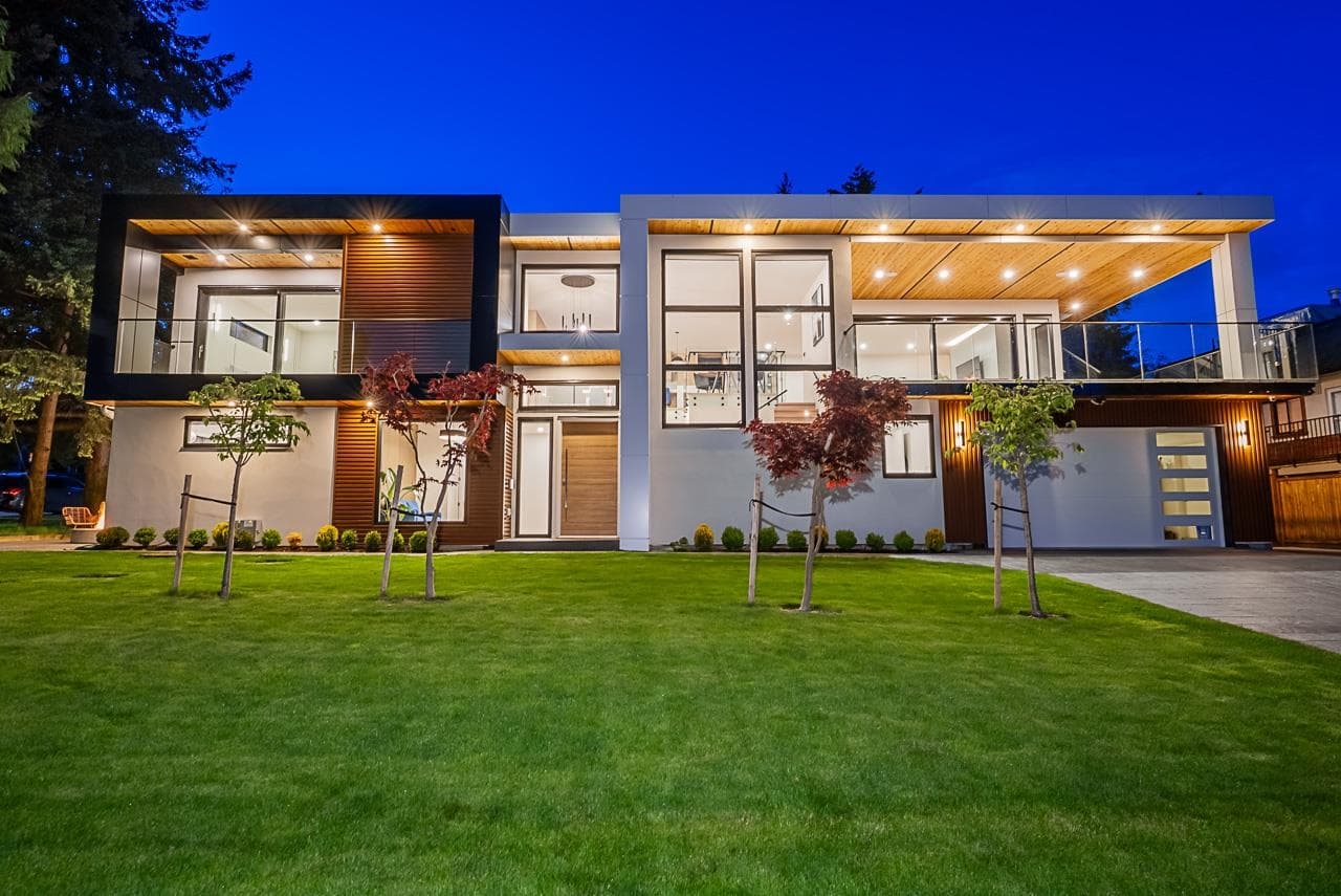 15911 Cliff Avenue, White Rock, V4B 1W8 — photo 1