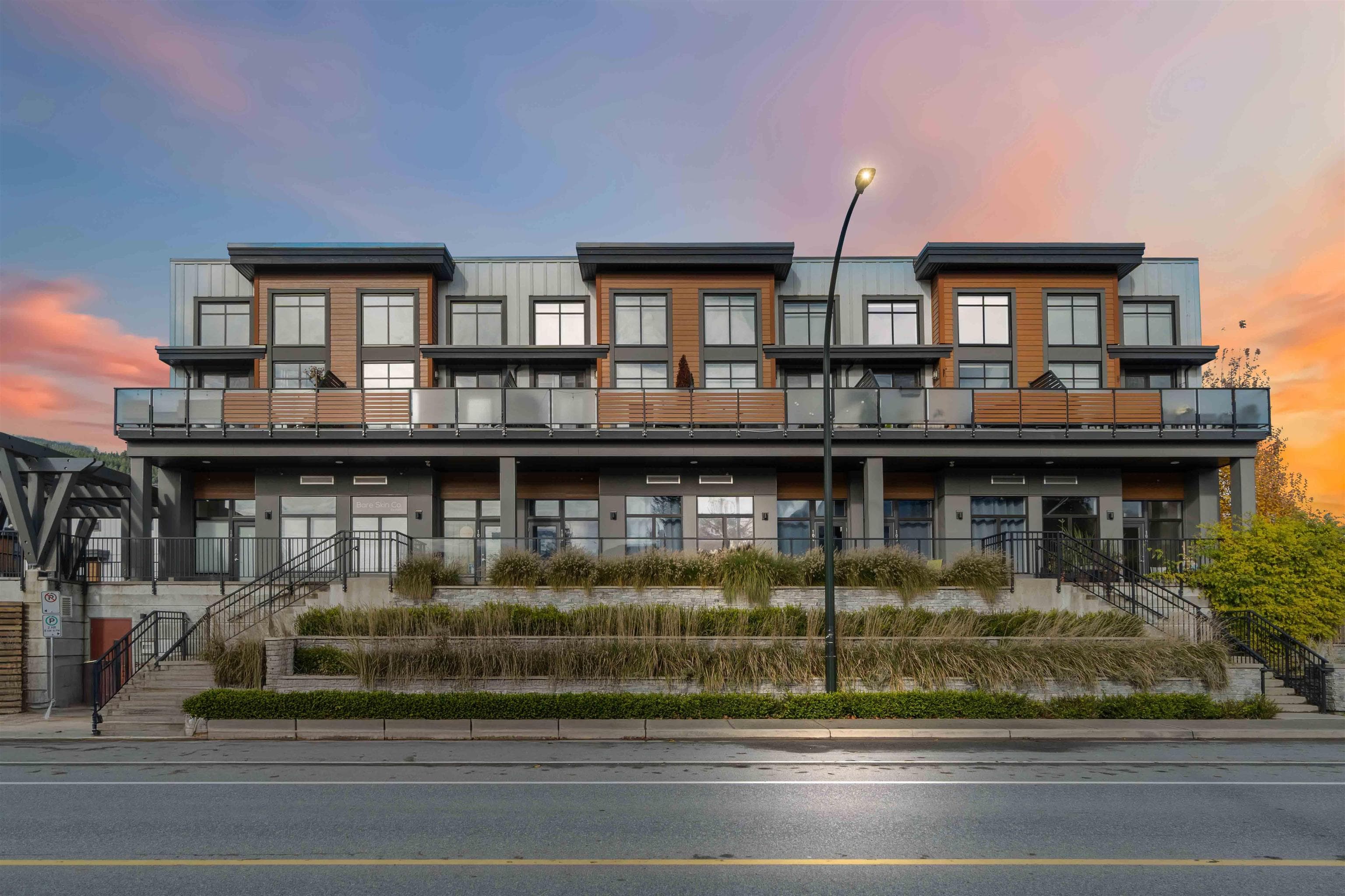 201 - 39771 Government Road, Squamish, V8B 0Z1 — photo 1