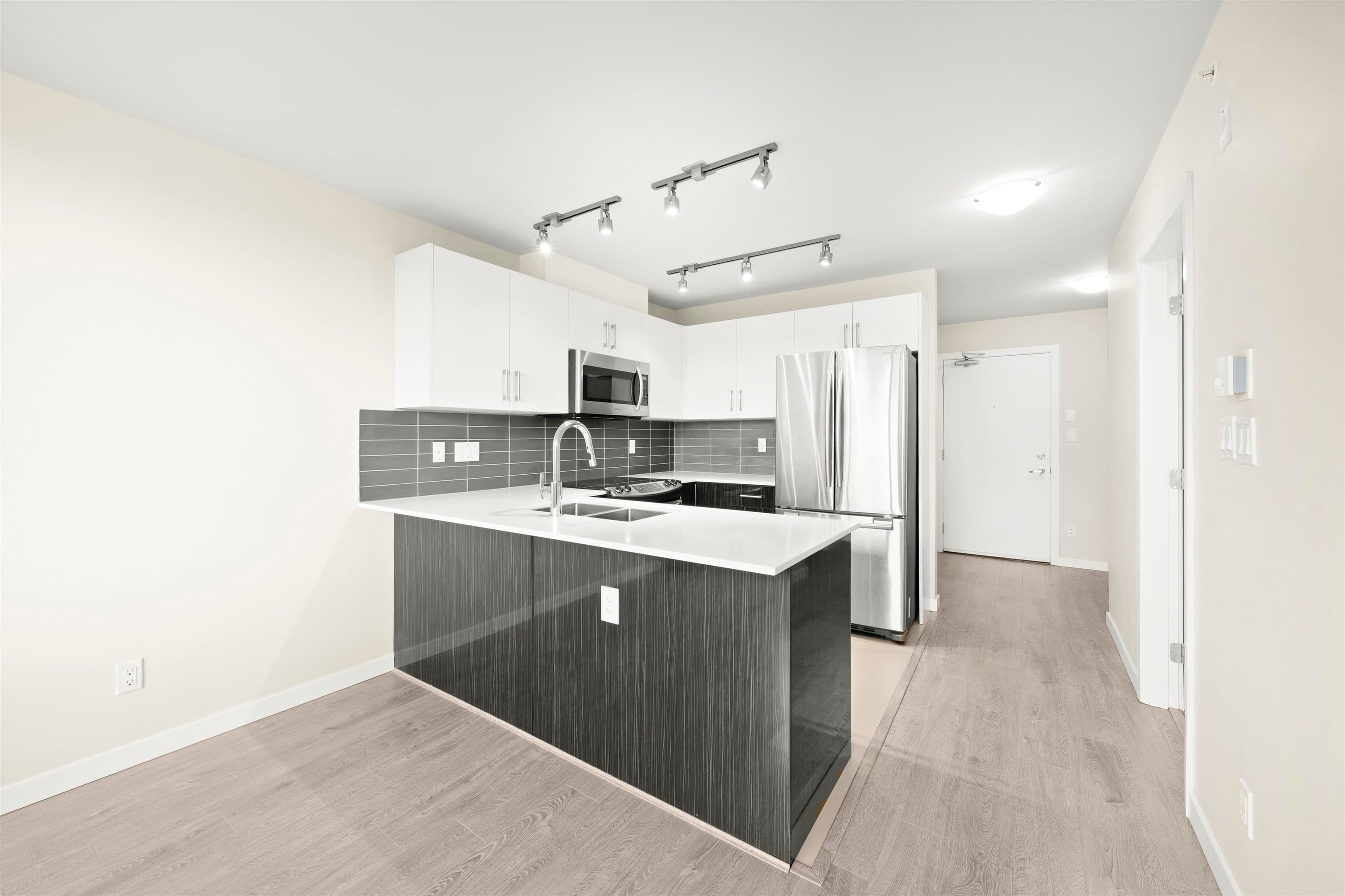 308 - 2711 Kingsway, Vancouver, V5R 5H4 — photo 4