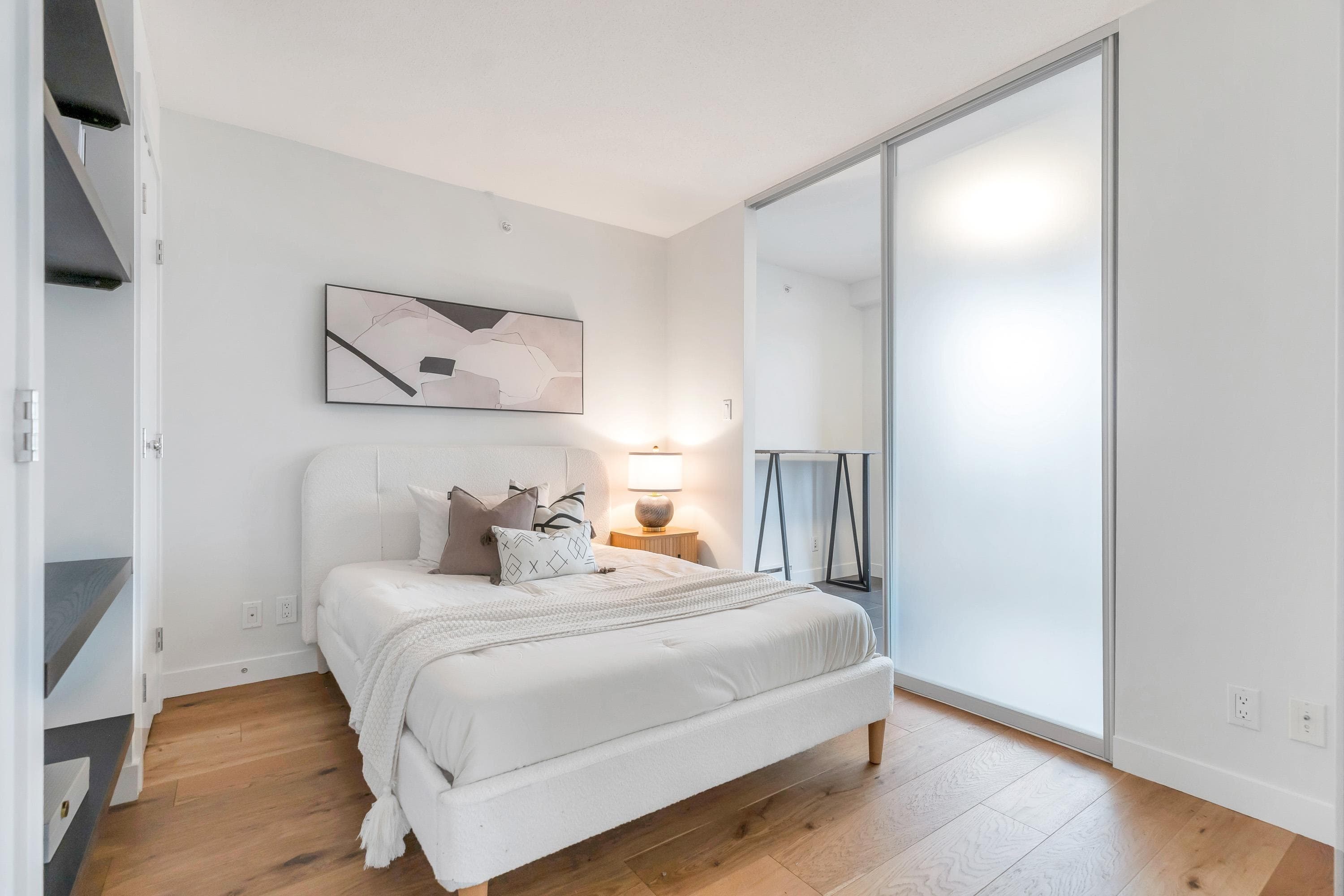 1003 - 1055 Homer Street, Vancouver, V6B 1G3 — photo 4