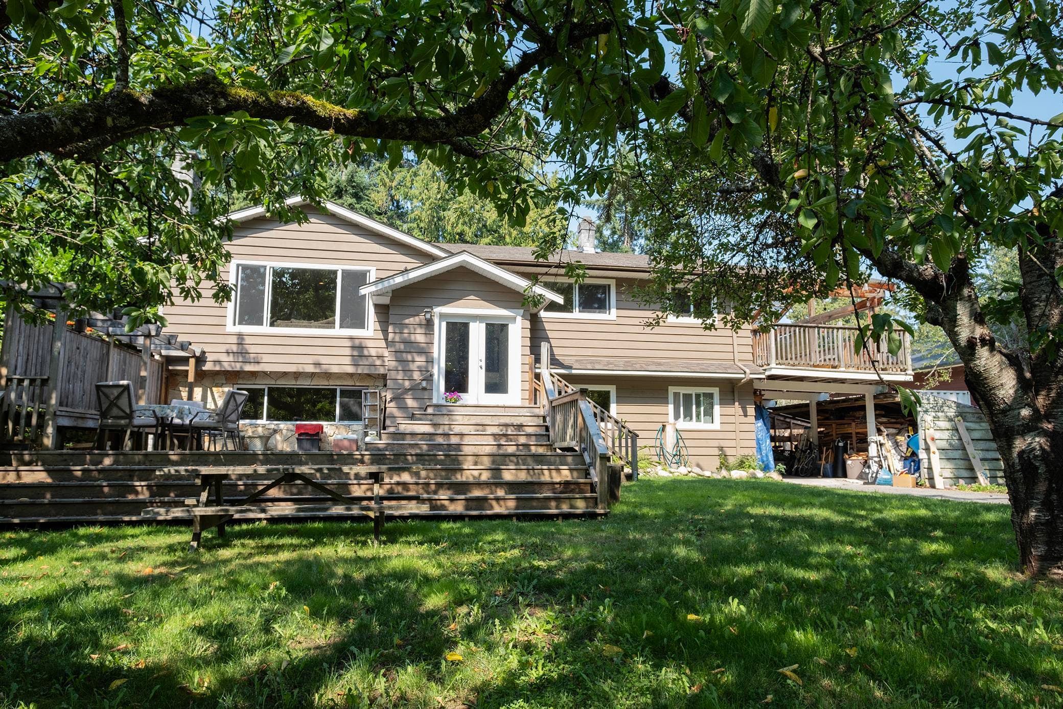 1160 Rosamund Road, Gibsons, V0N 1V3 — photo 1