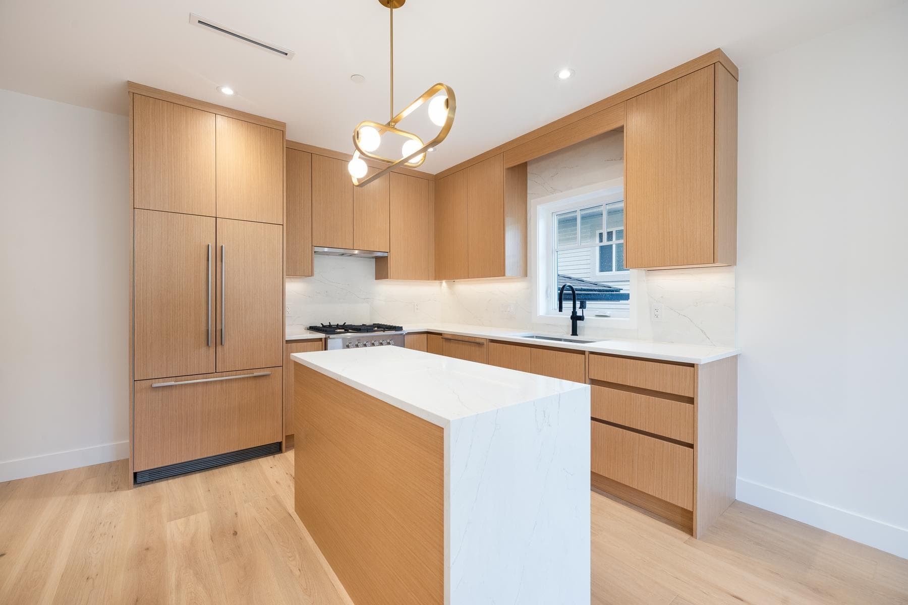 263 W 6th Street, North Vancouver, V7M 1K7 — photo 4