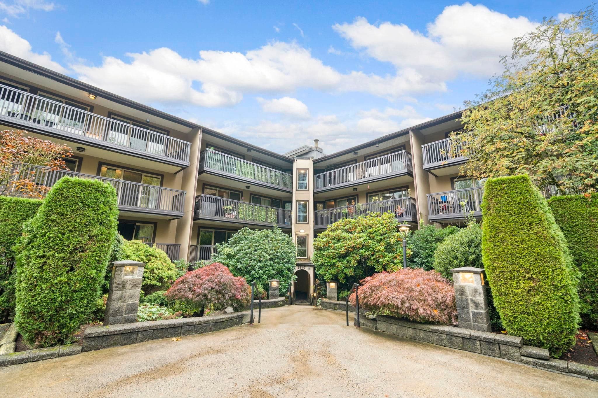 110 - 9847 Manchester Drive, Burnaby, V3N 4P4 — photo 4