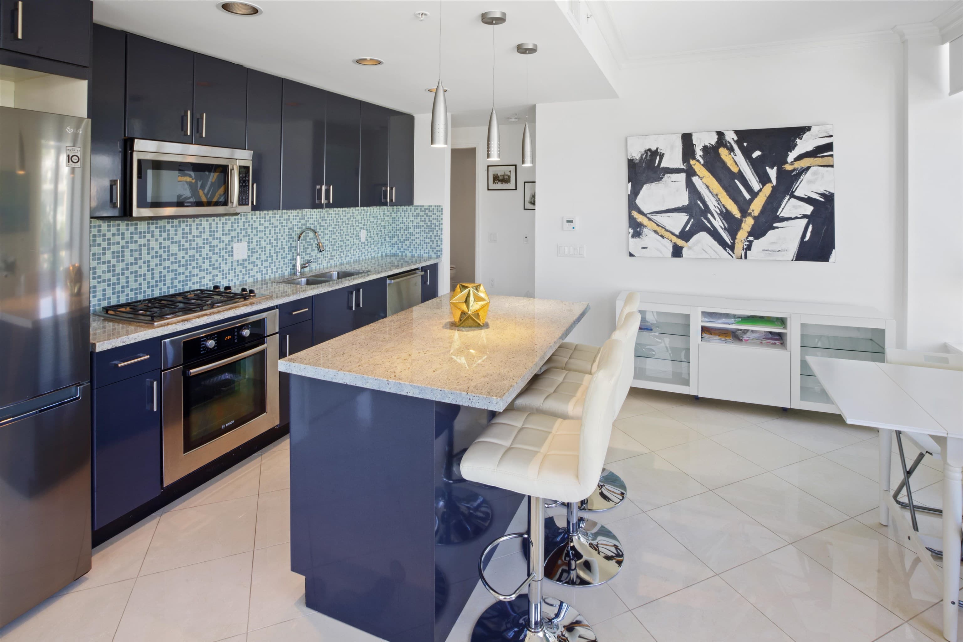 502 - 172 Victory Ship Way, North Vancouver, V7L 0B5 — photo 4
