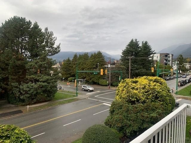 15 - 1450 Chesterfield Avenue, North Vancouver