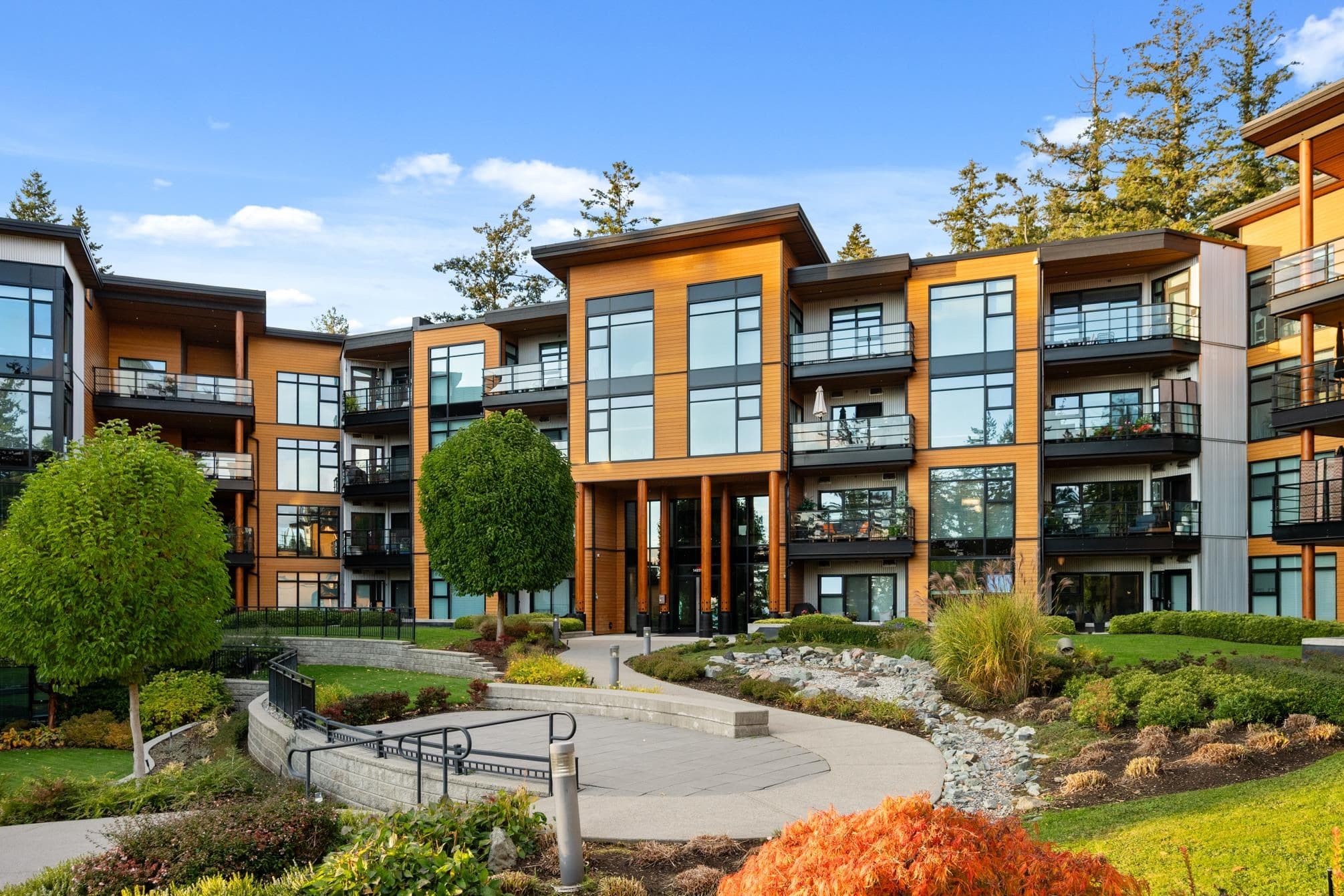 413 - 14855 Thrift Avenue, White Rock, V4B 2J6 — photo 3