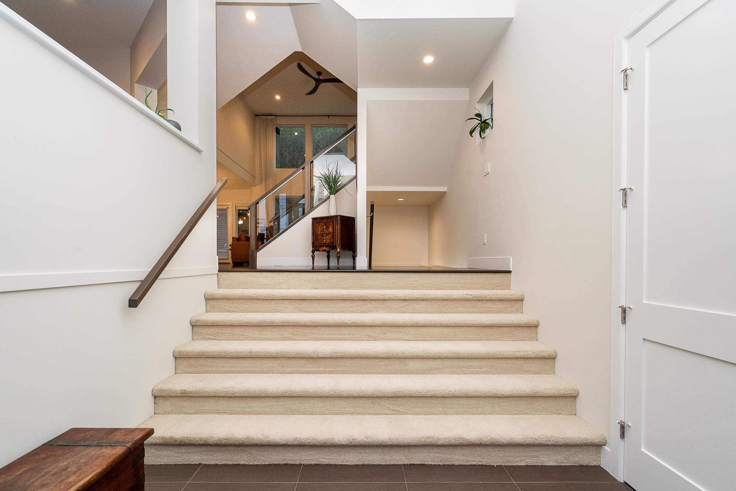 1468 Strawline Hill Street, Coquitlam, V3E 0L7 — photo 3