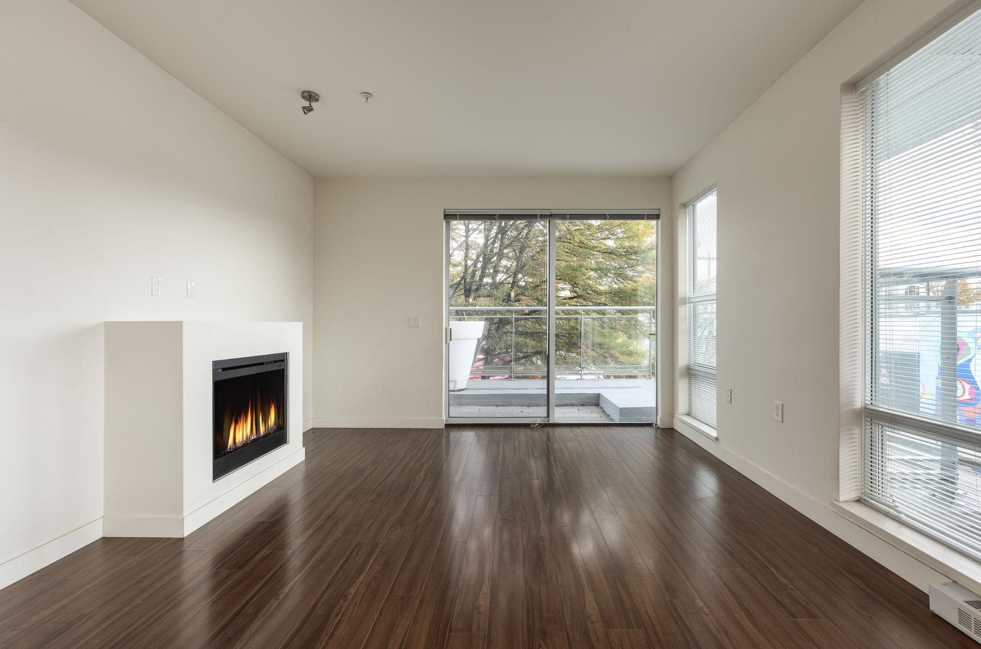 218 - 3333 Main Street, Vancouver, V5V 3M8 — photo 1