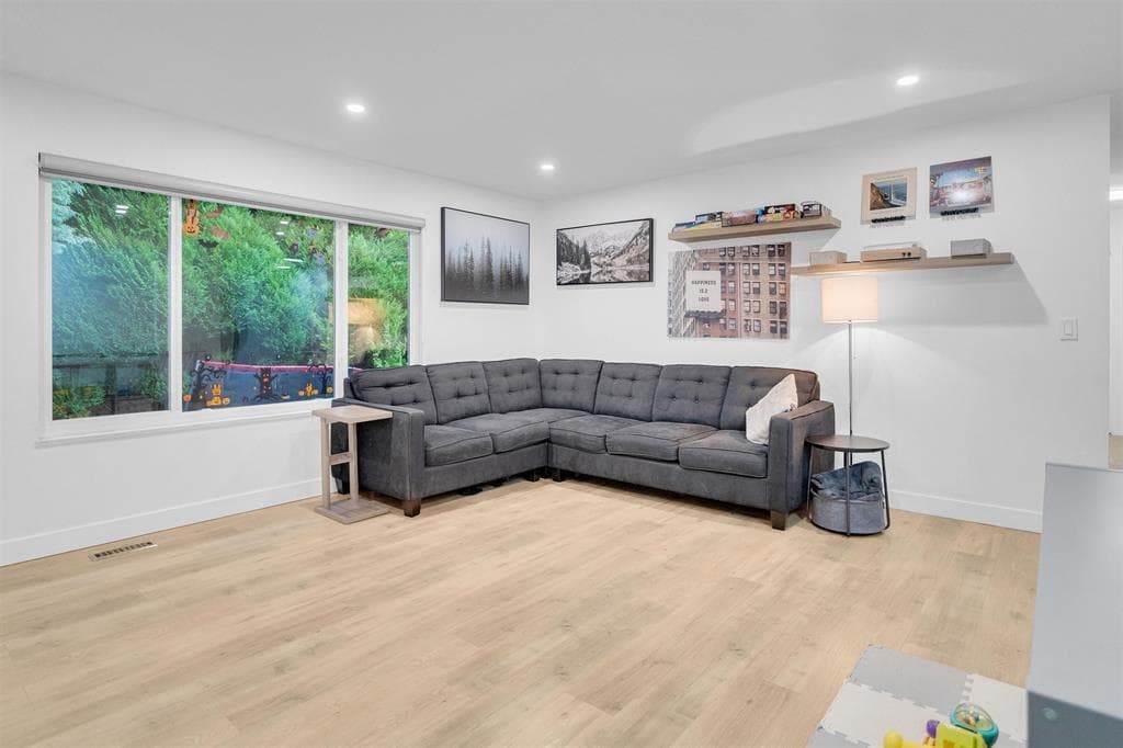 2042 Bowler Drive, Surrey, V4A 6S6 — photo 3