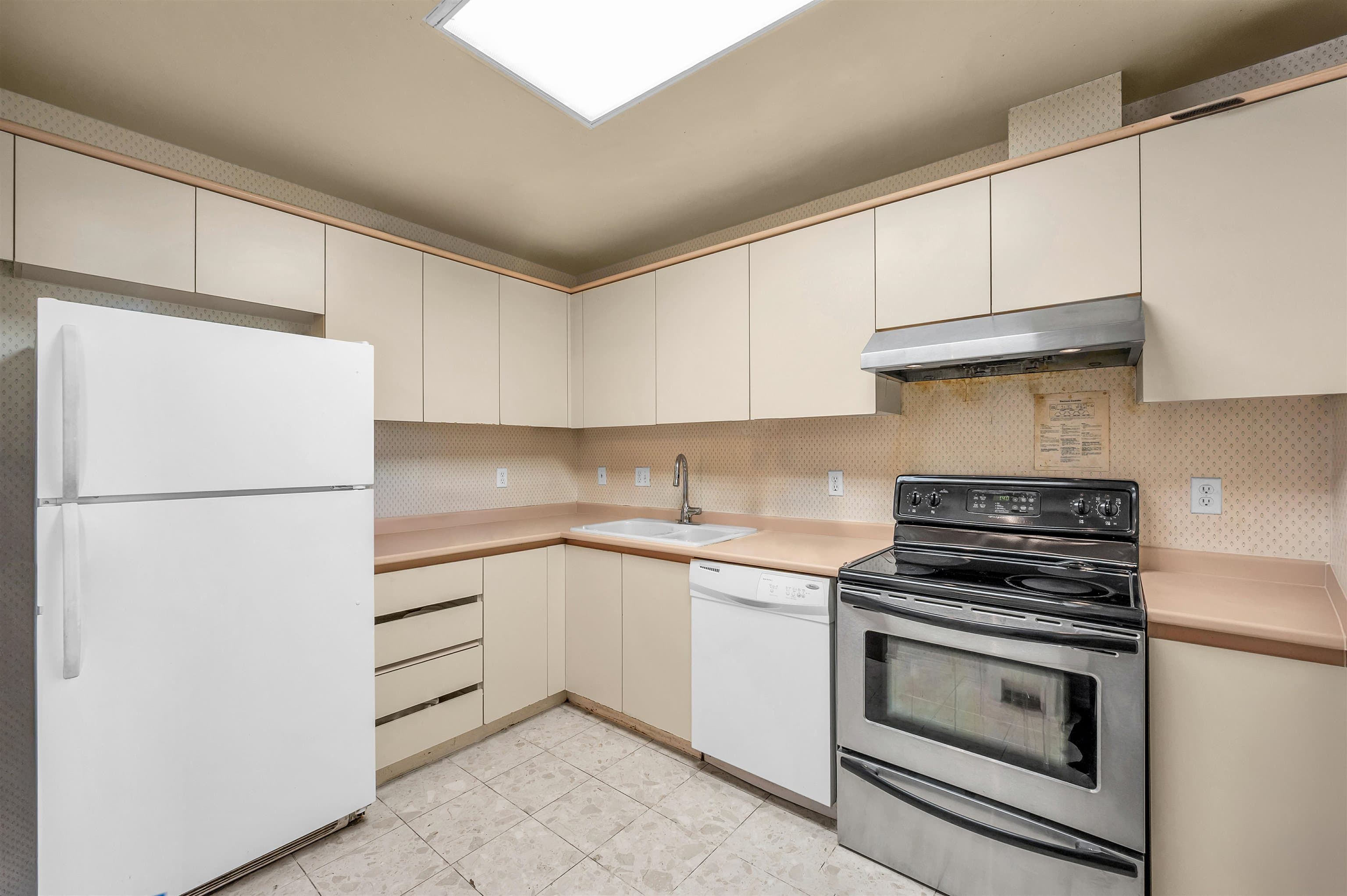 1102 - 6240 Mckay Avenue, Burnaby, V5H 4L8 — photo 4