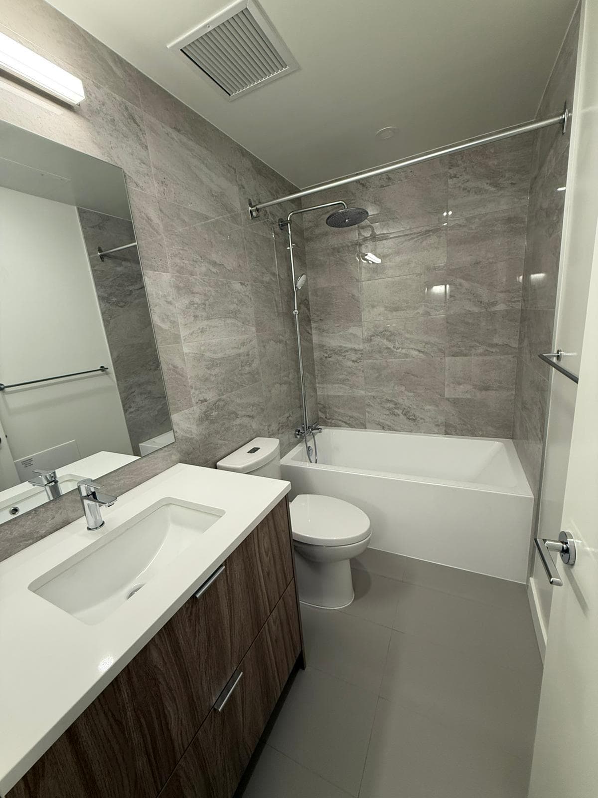 3403 - 13675 107a Avenue, Surrey, V3X 0T2 — photo 2